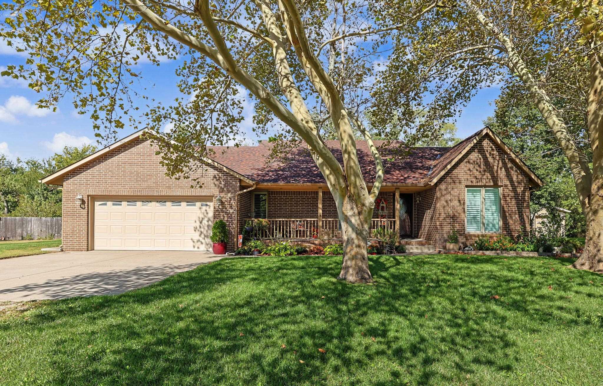 1516 E Rose Lane — photo