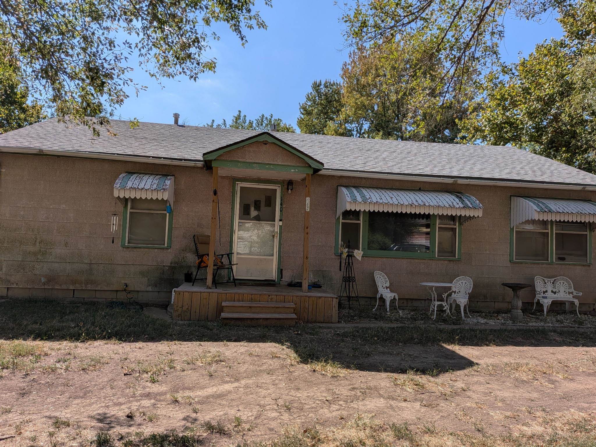 140 N Circle Dr — photo