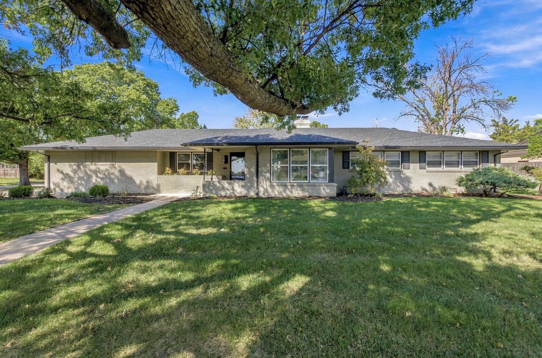 6306 E Willowbrook Rd — photo