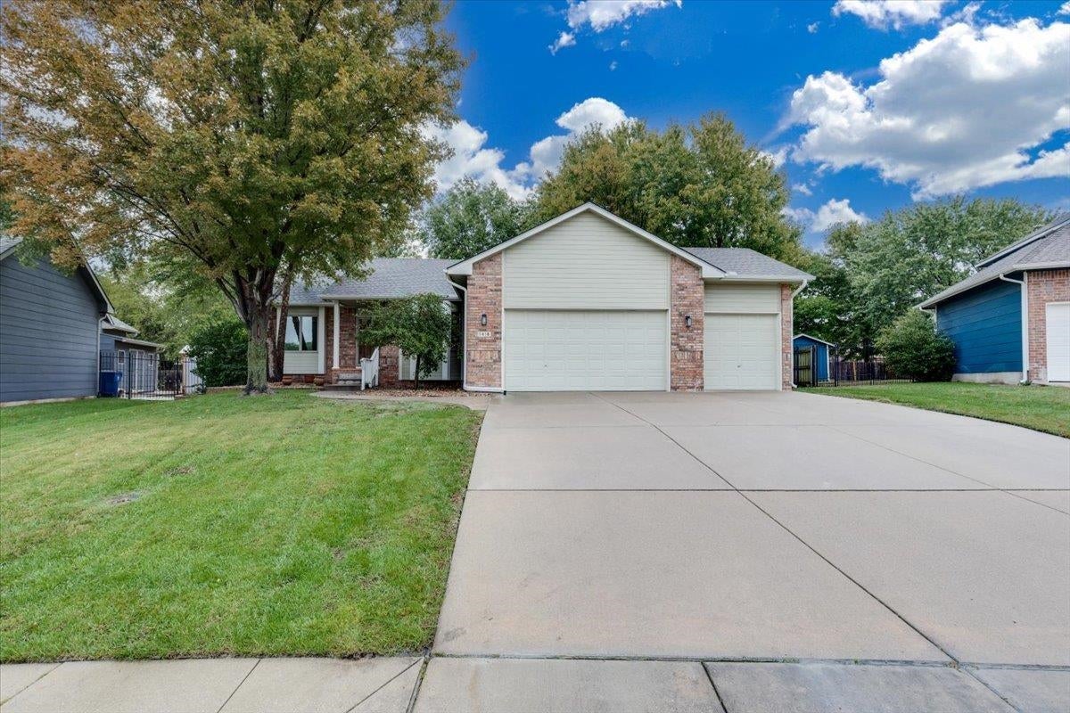 1418 N Briarwood Pl — photo