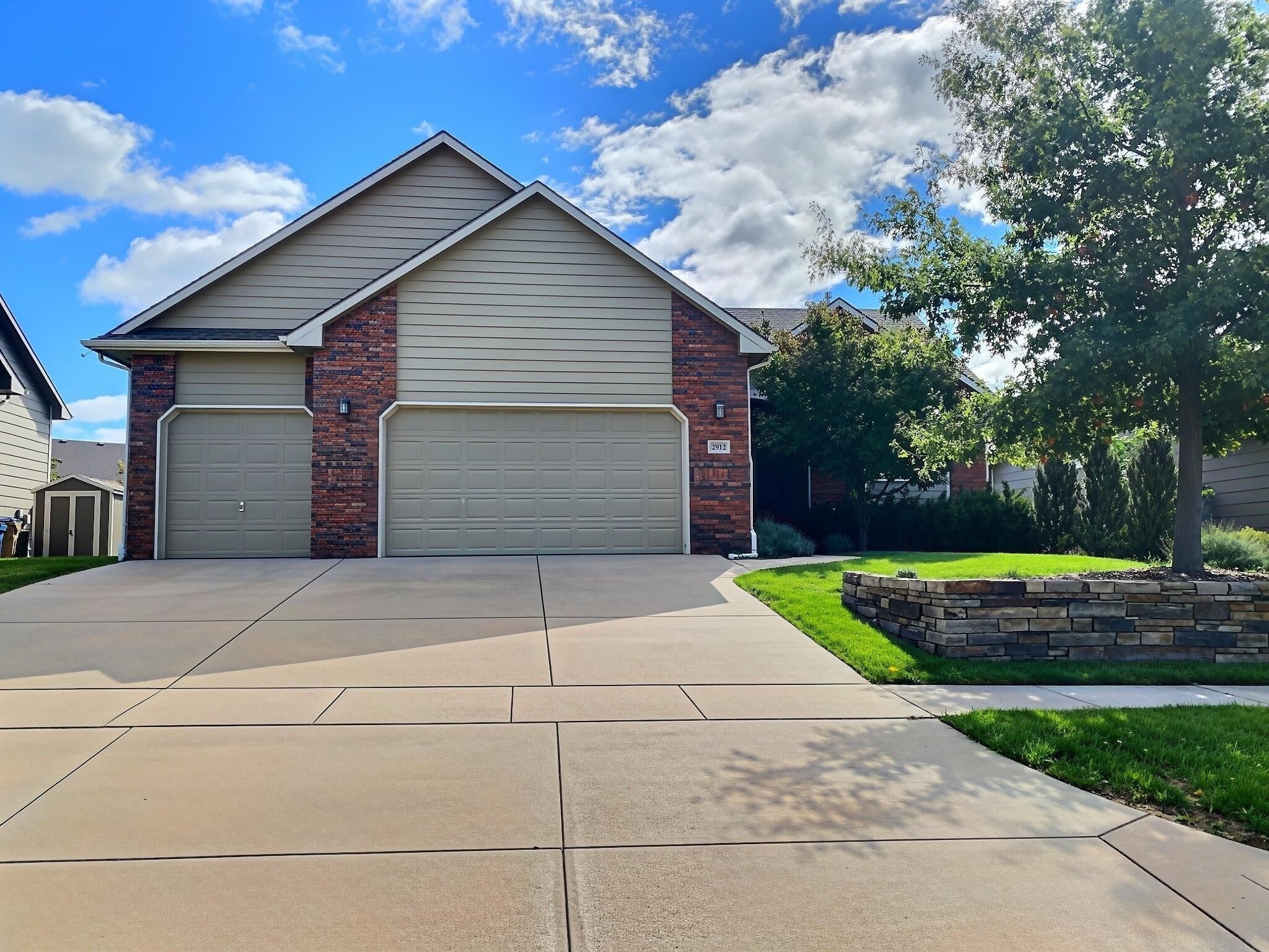 2912 N Rough Creek — photo