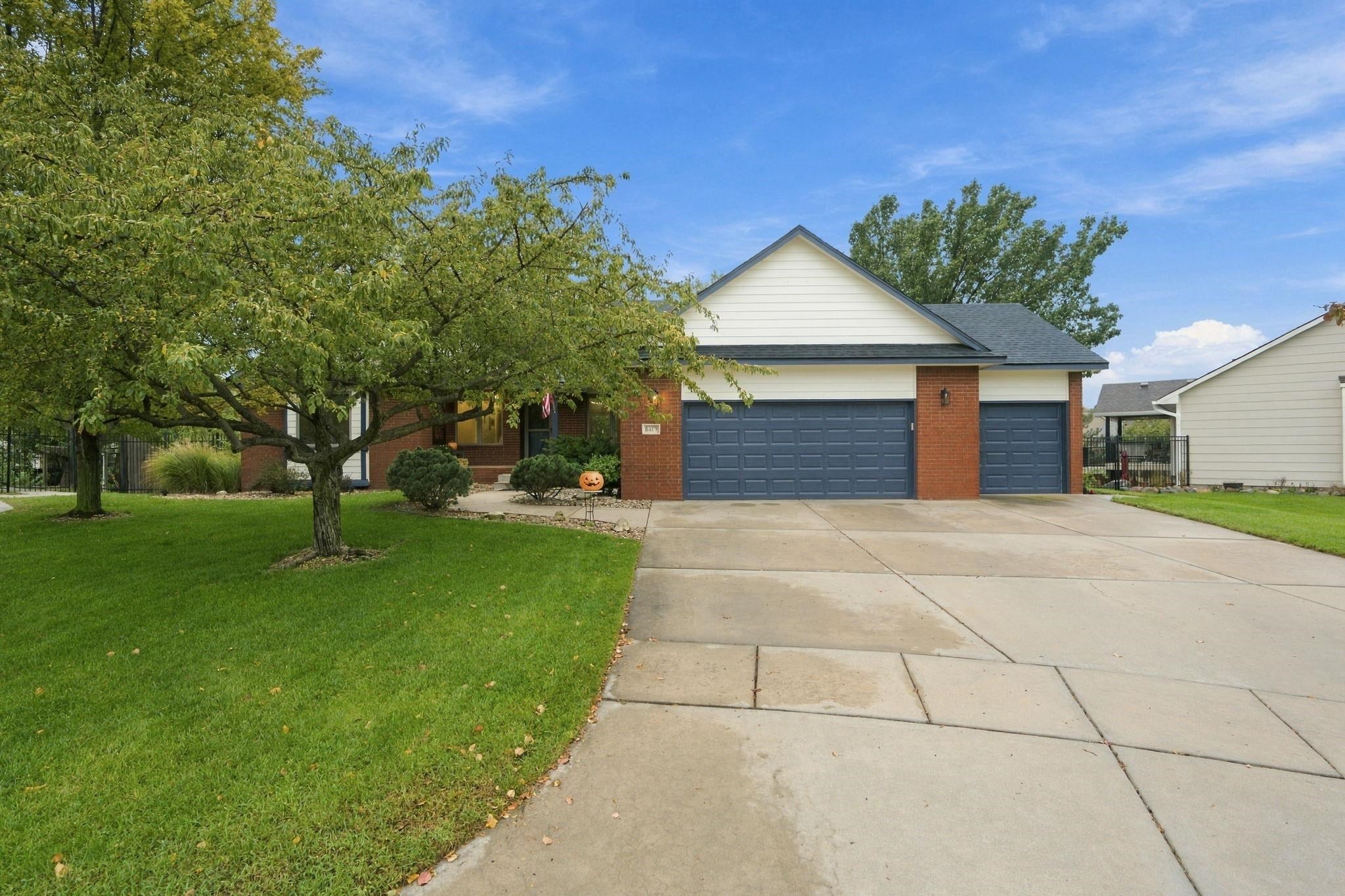 6419 W Shadow Lakes Ct. — photo