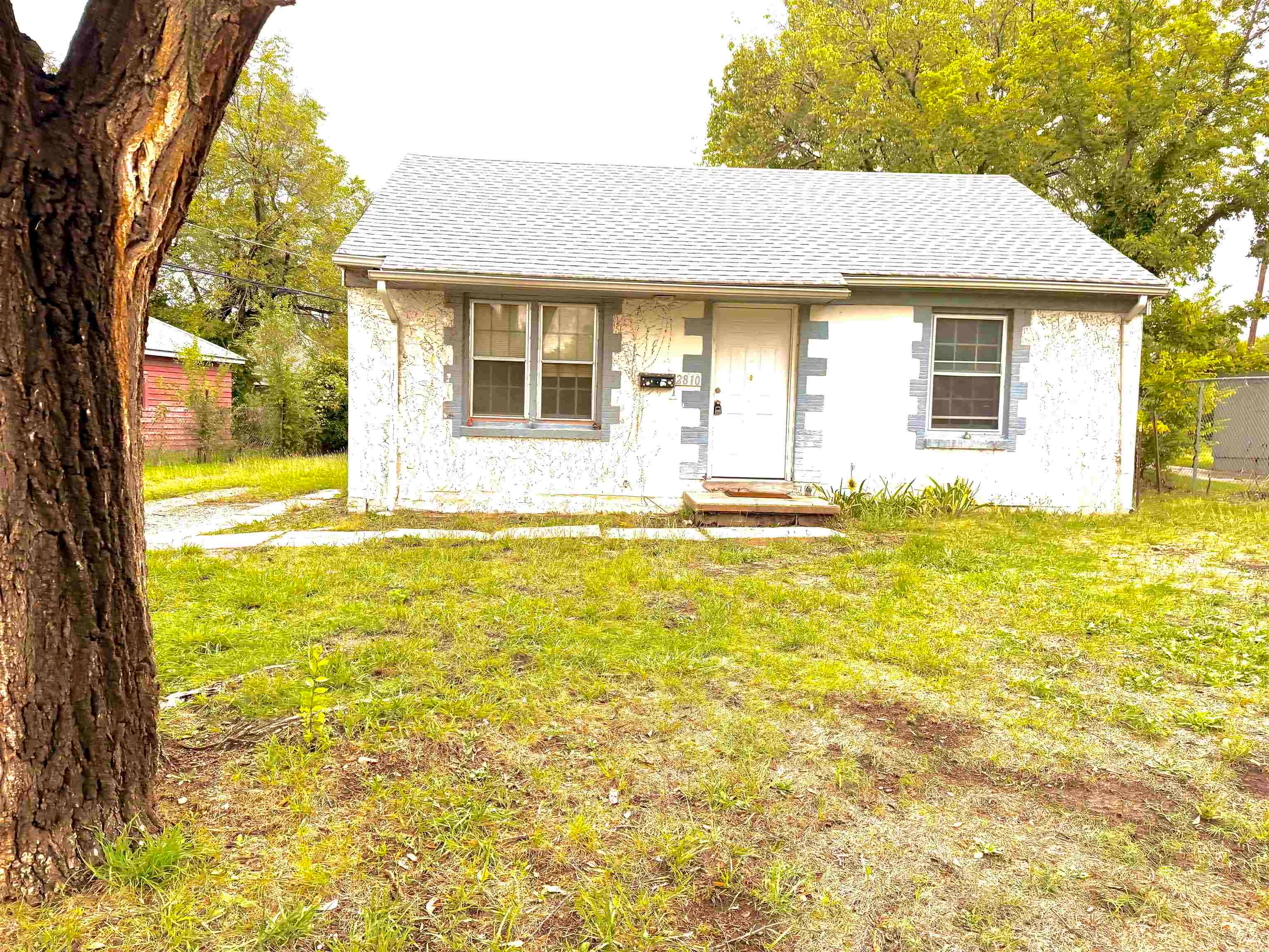 2810 E Stadium Dr — photo