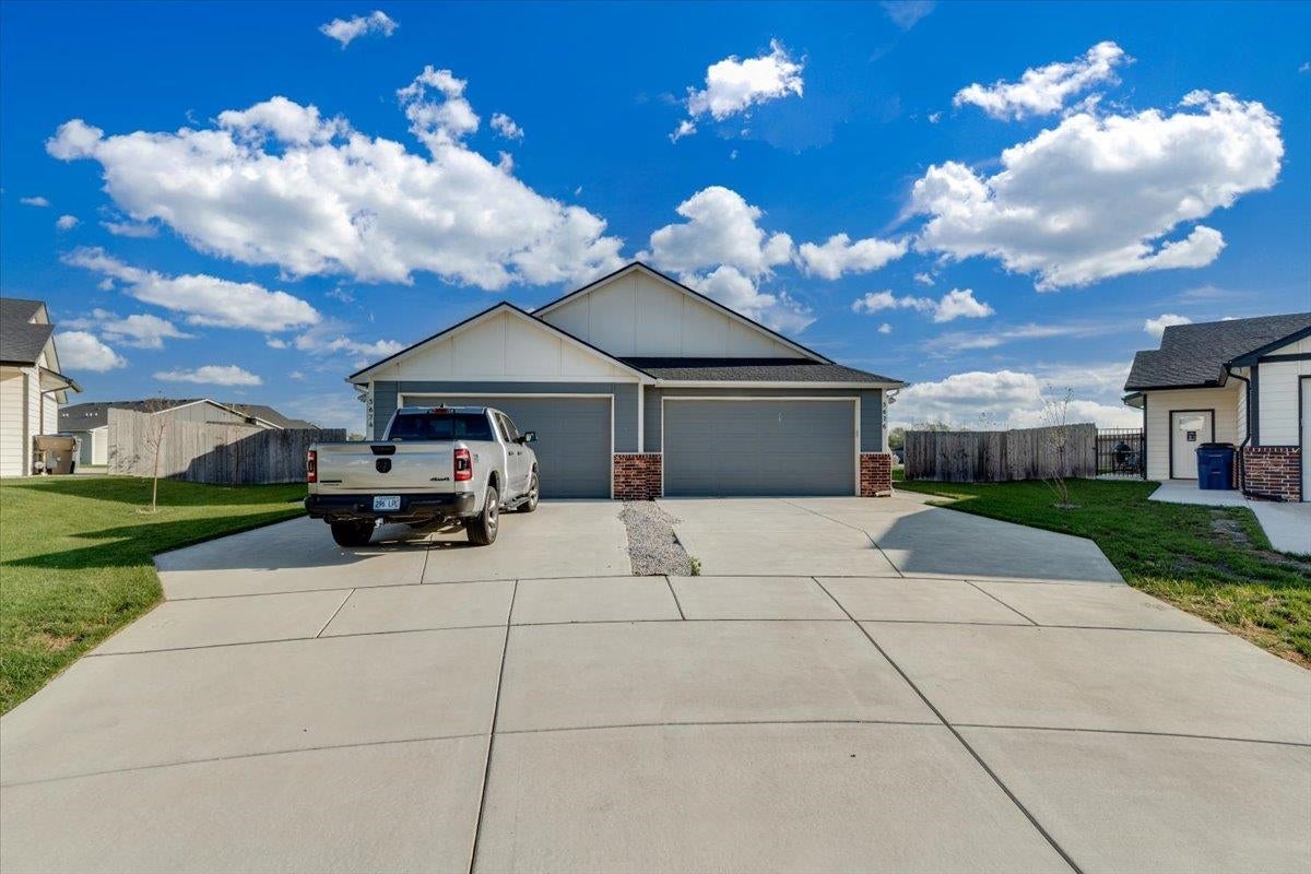 5694 E Bristol Ct — photo