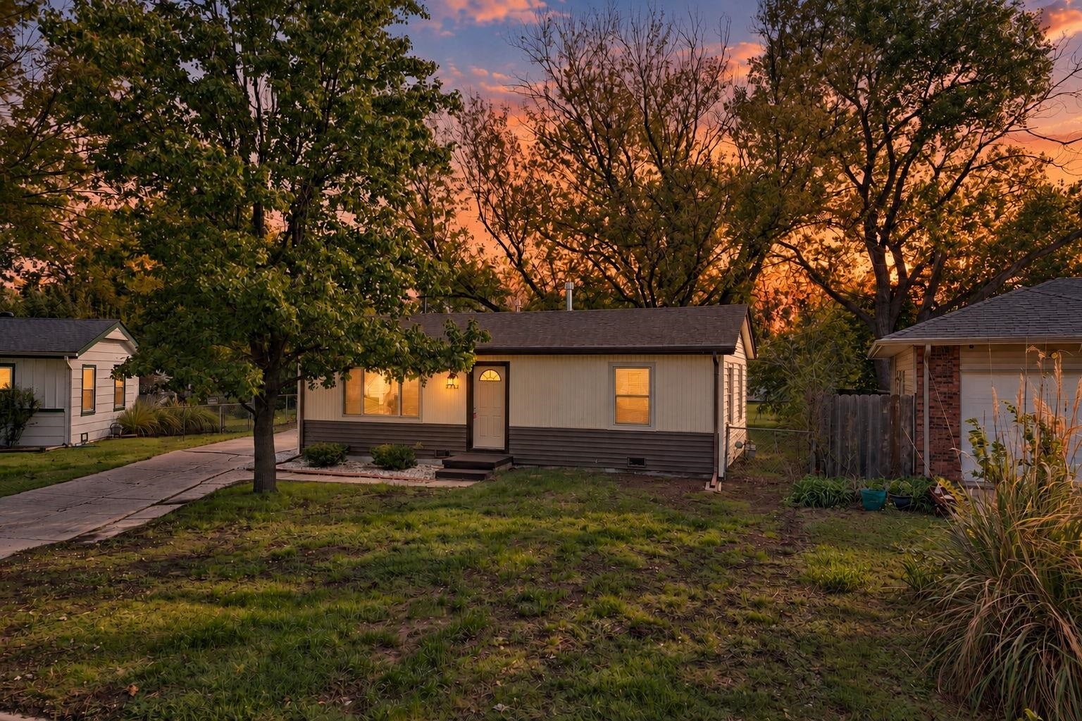 1942 S Custer — photo