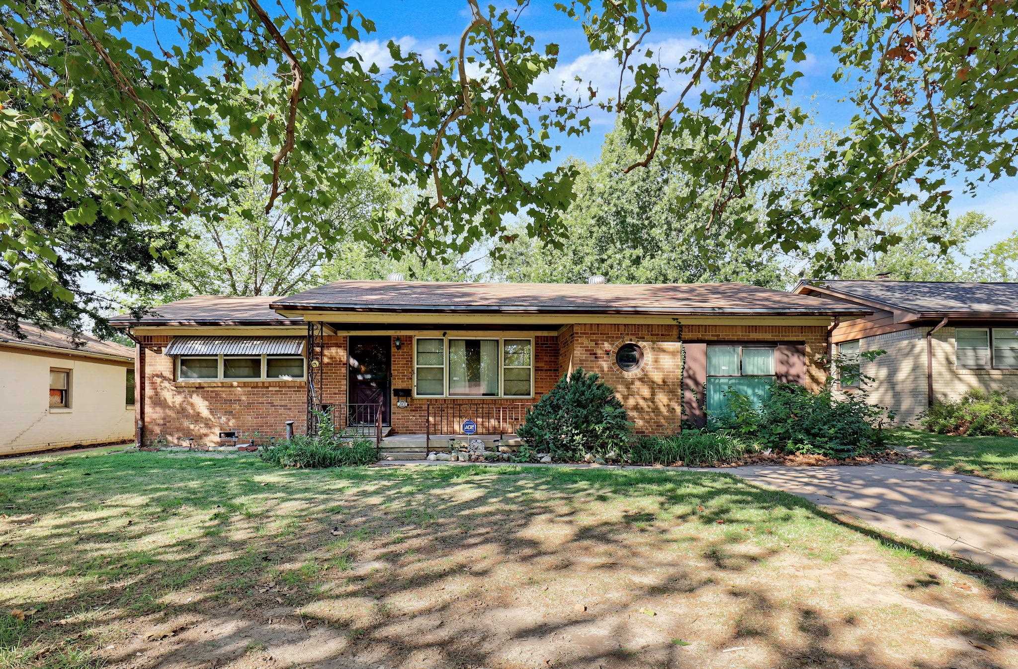 2031 S Edgemoor Dr — photo