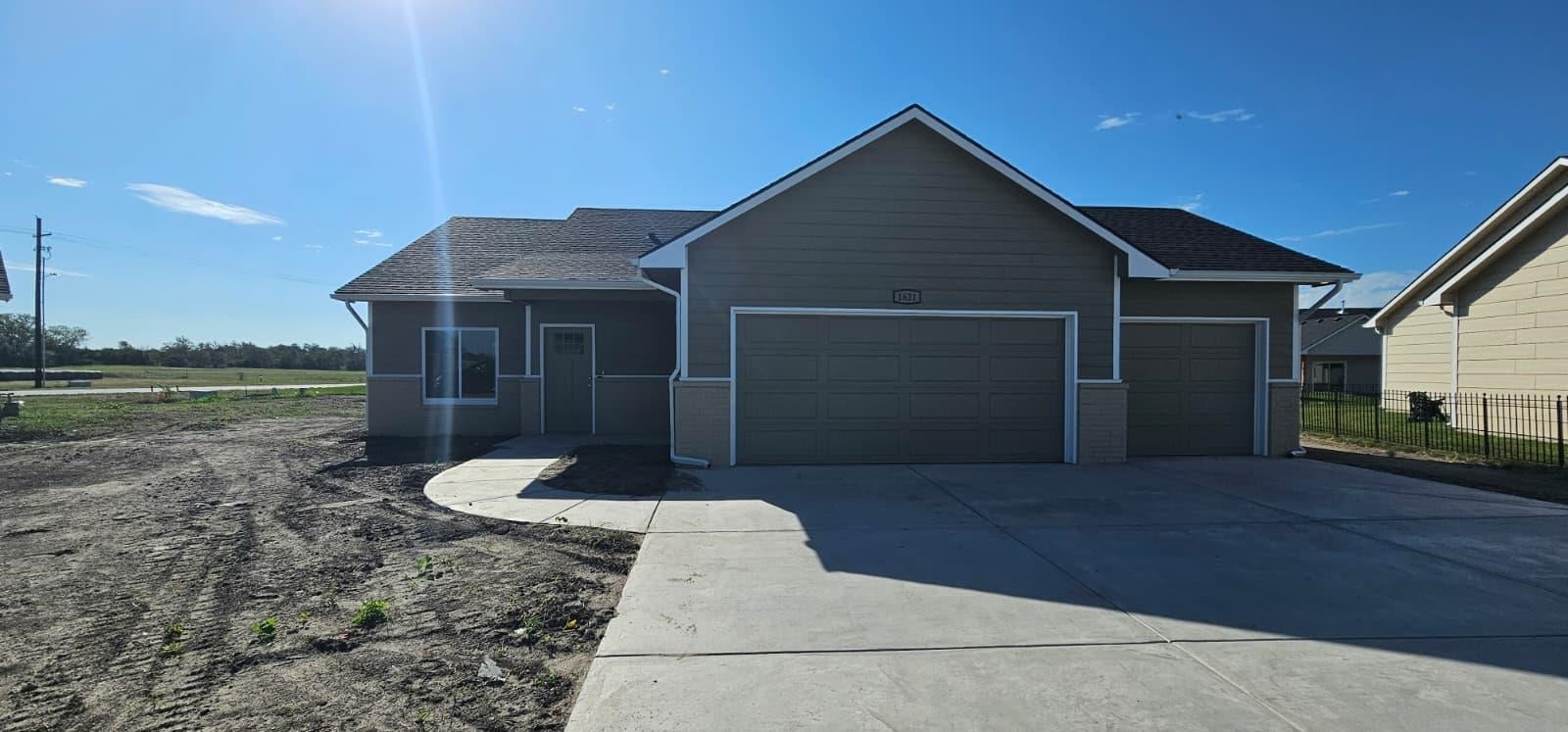 1621 Midway Ct. — photo