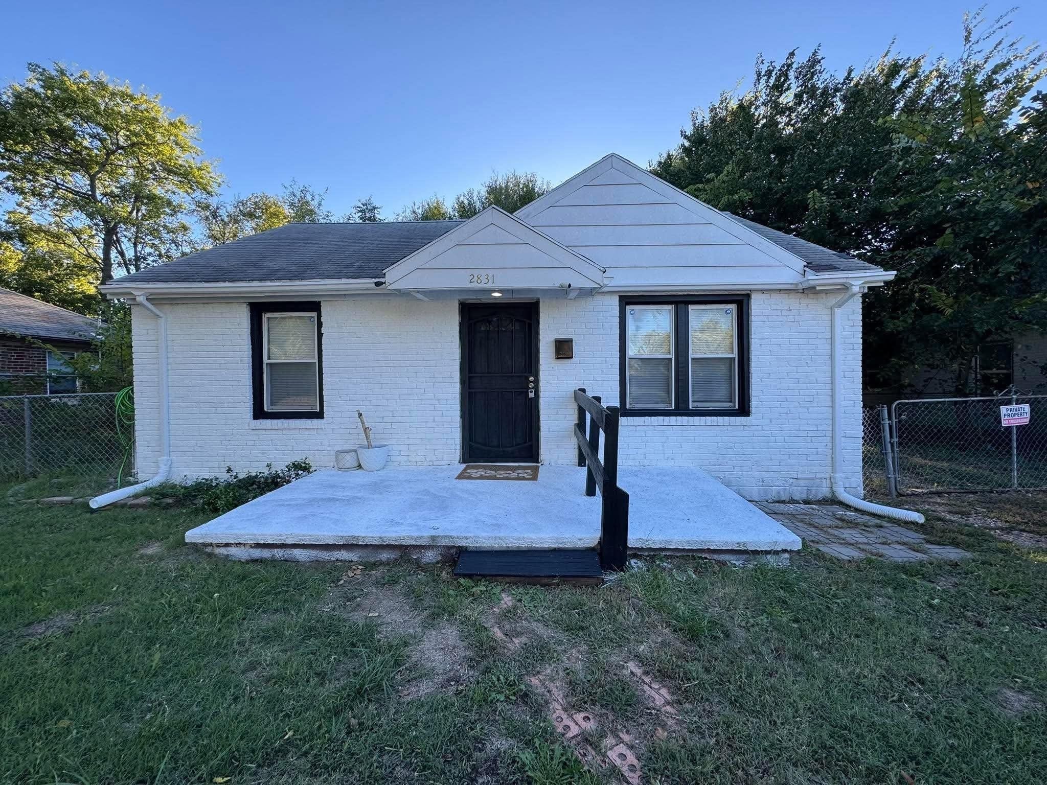 2831 E Stadium Dr — photo