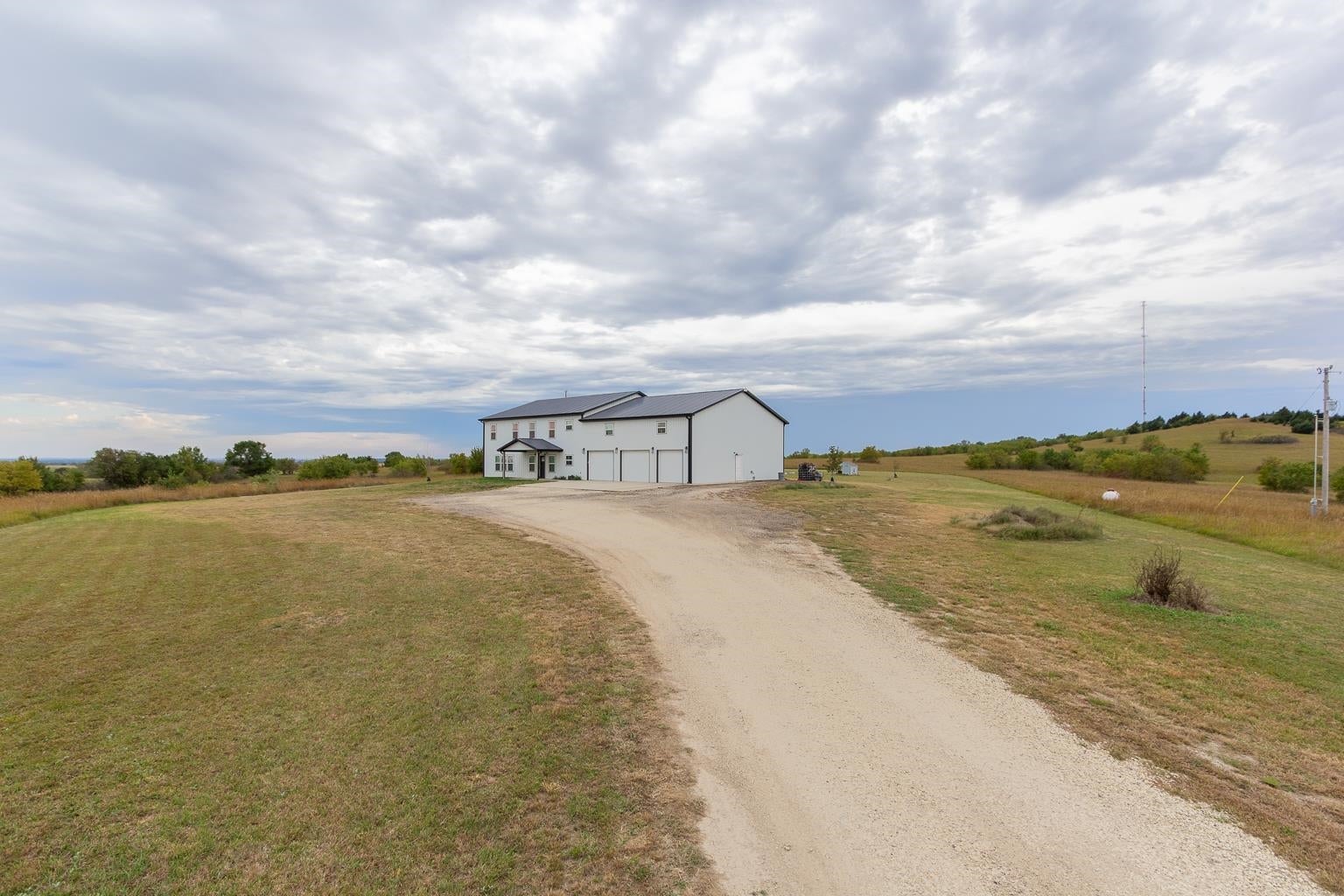 5574 E Cloud Street, Salina, KS 67401 — photo 3