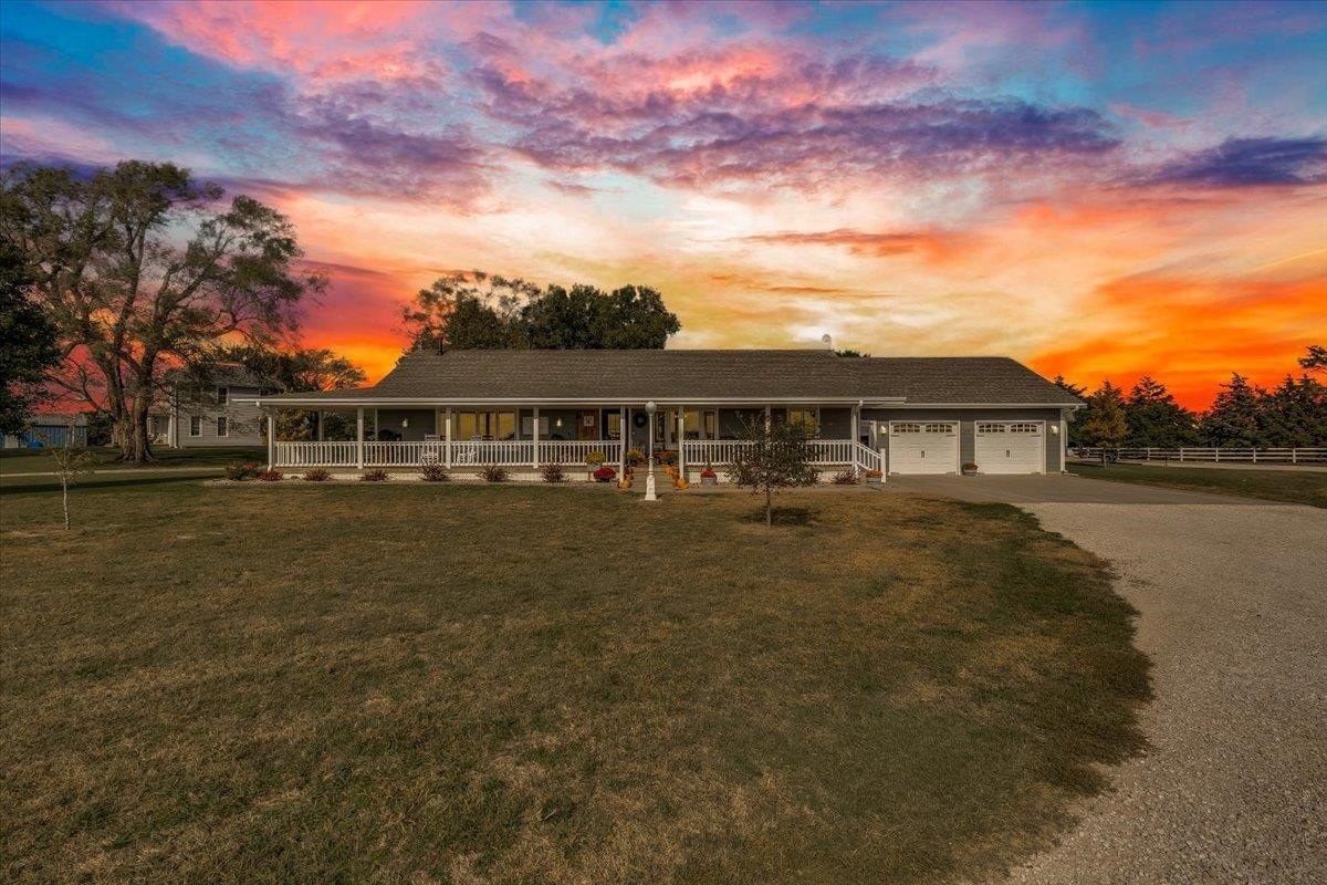 372 Wells Fargo Rd — photo