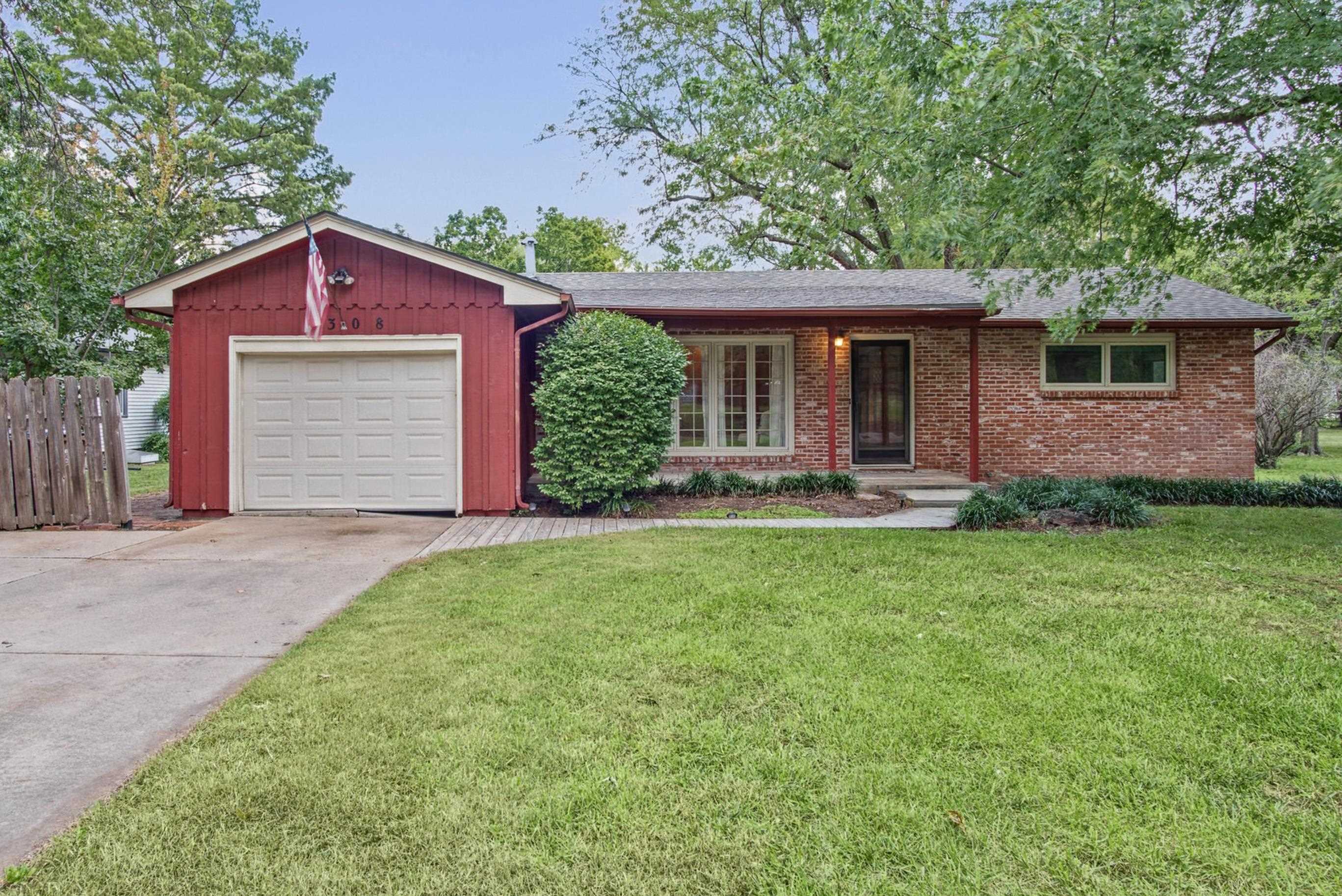 1308 Hillcrest Rd — photo