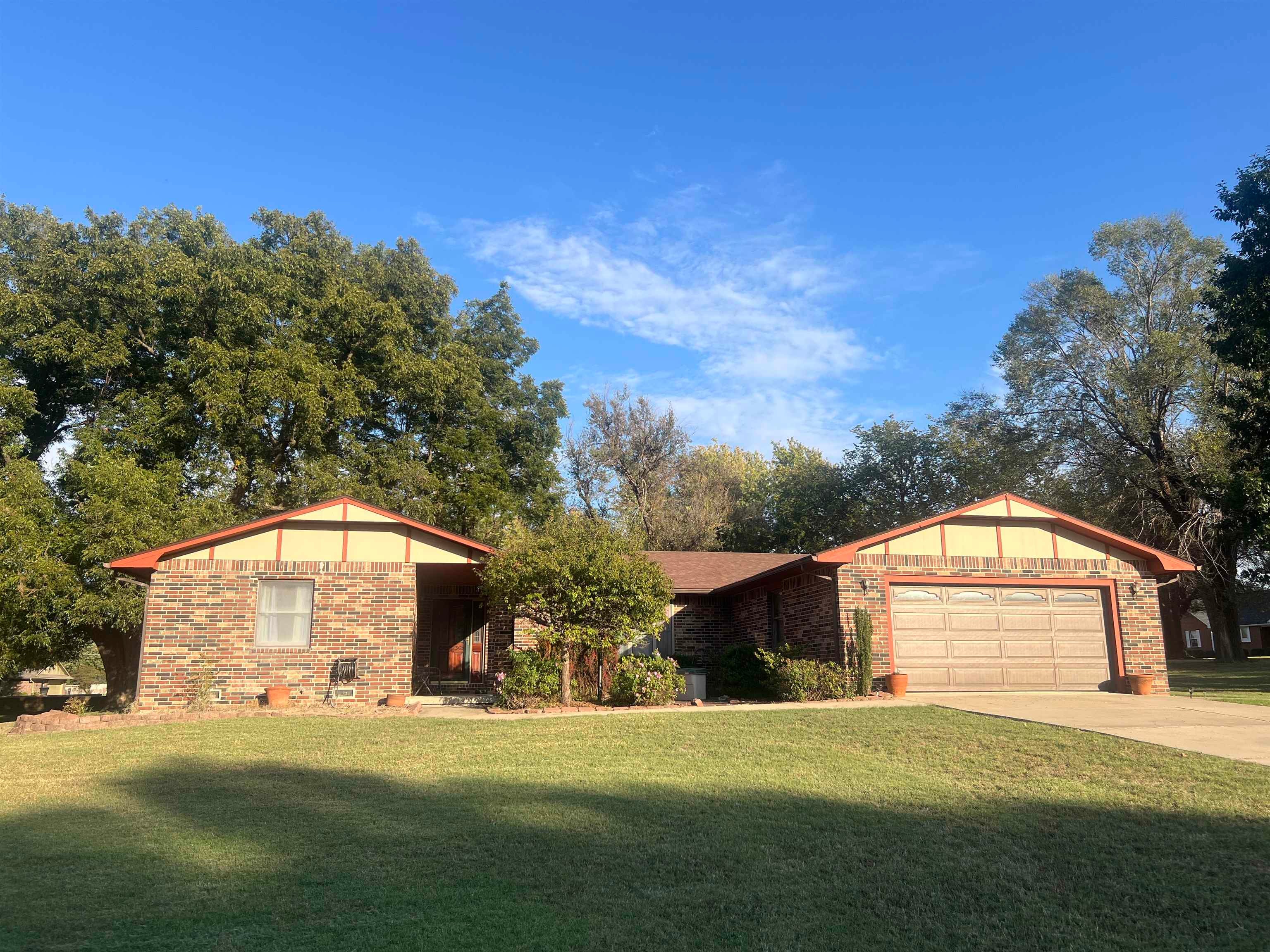 2308 Estates Drive — photo