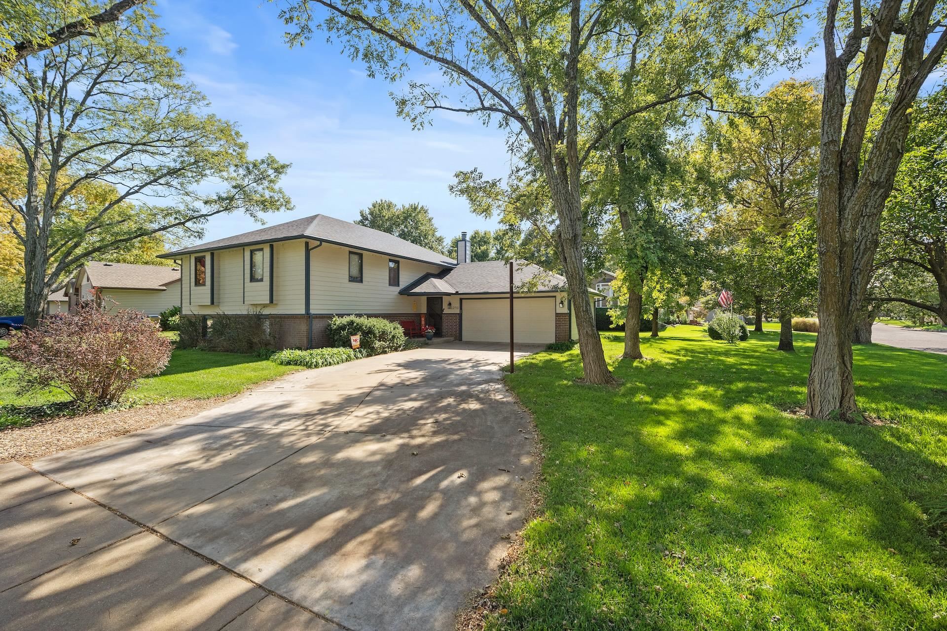 12511 W Cornelison St — photo
