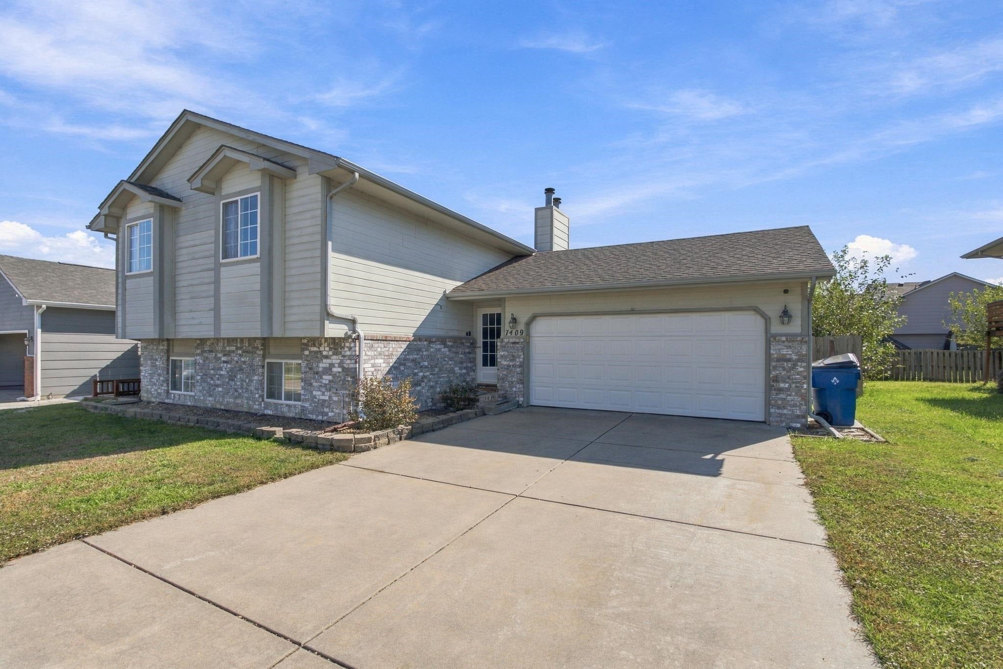 7409 E Brookview Cir — photo