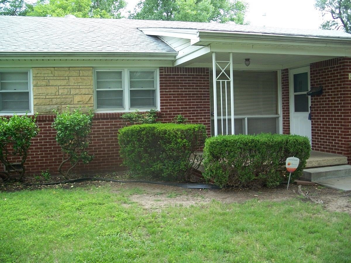 7601 E Indianapolis — photo