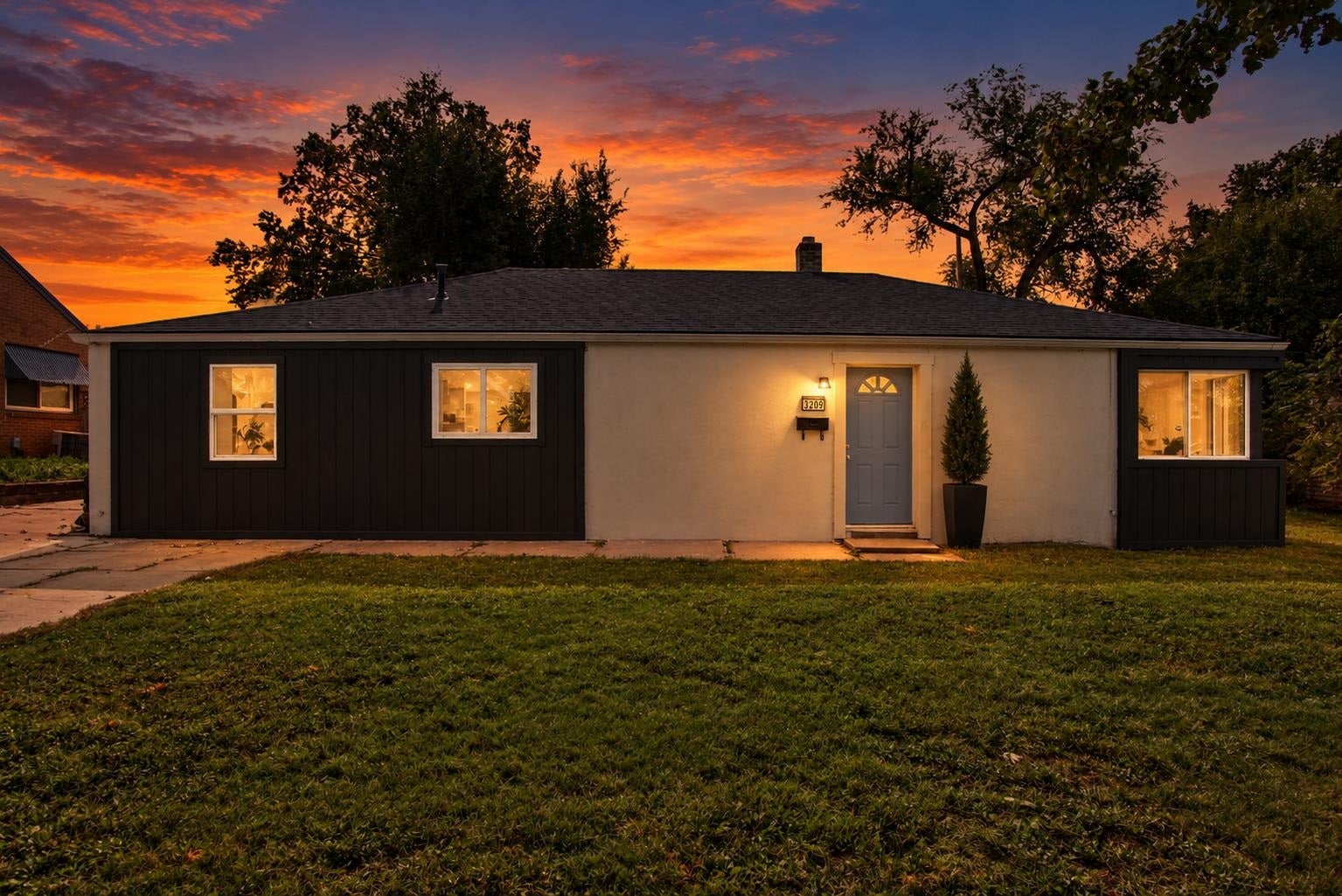 3209 E Bayley — photo