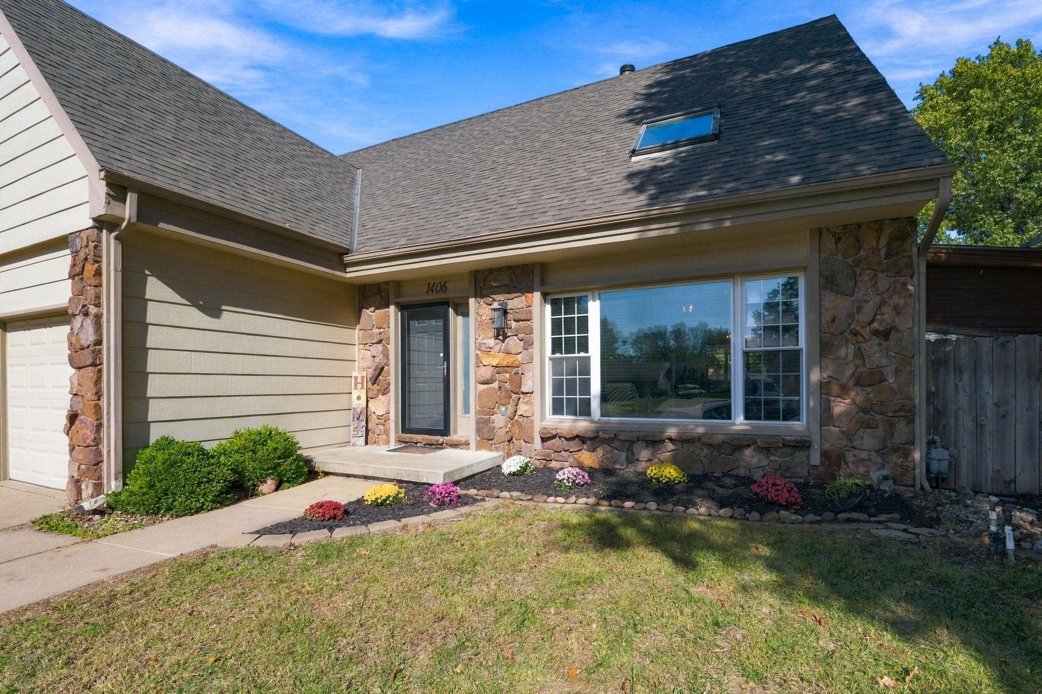 1406 E Pinion Rd — photo