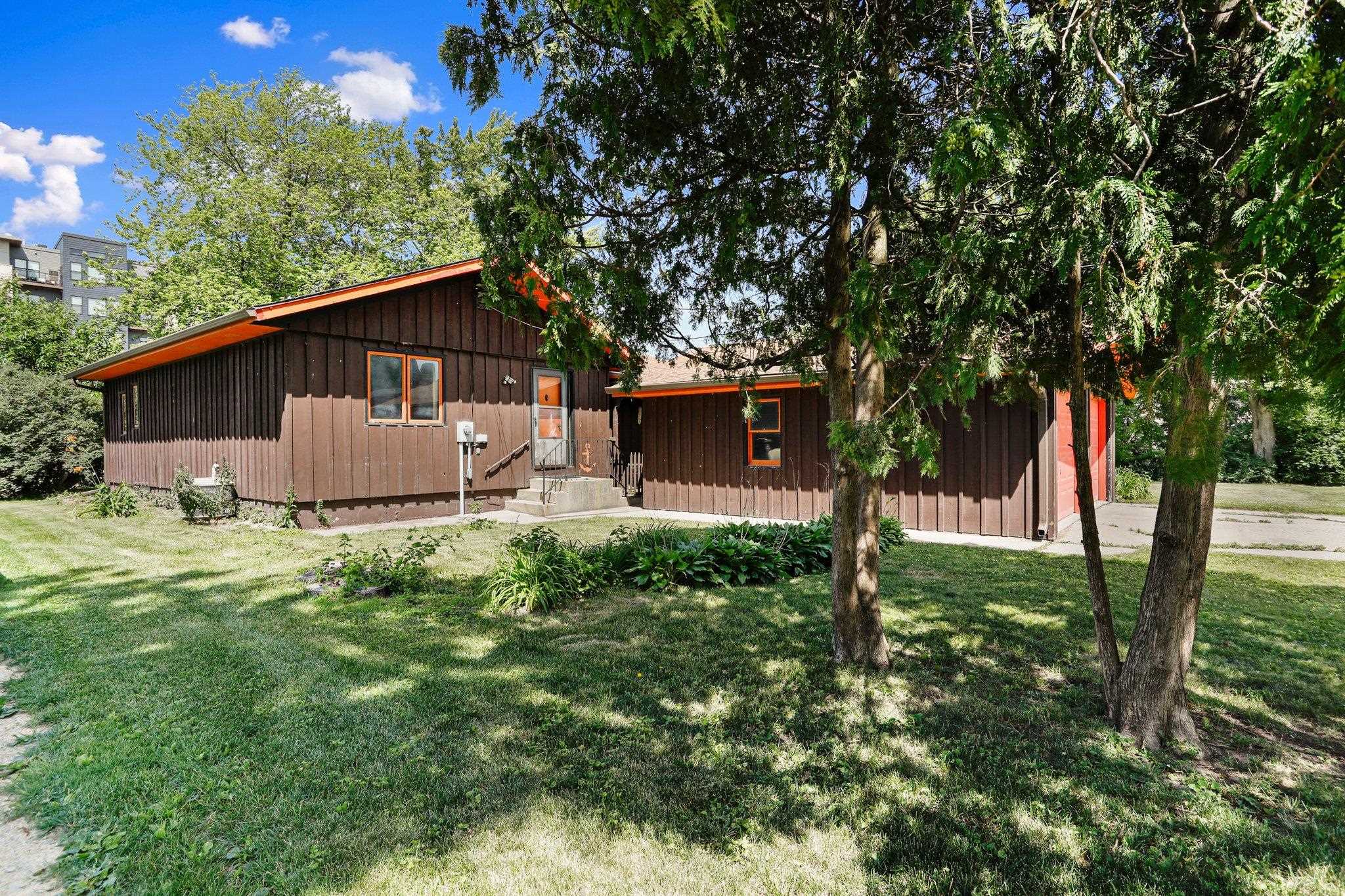 6411 Winnequah Road — photo
