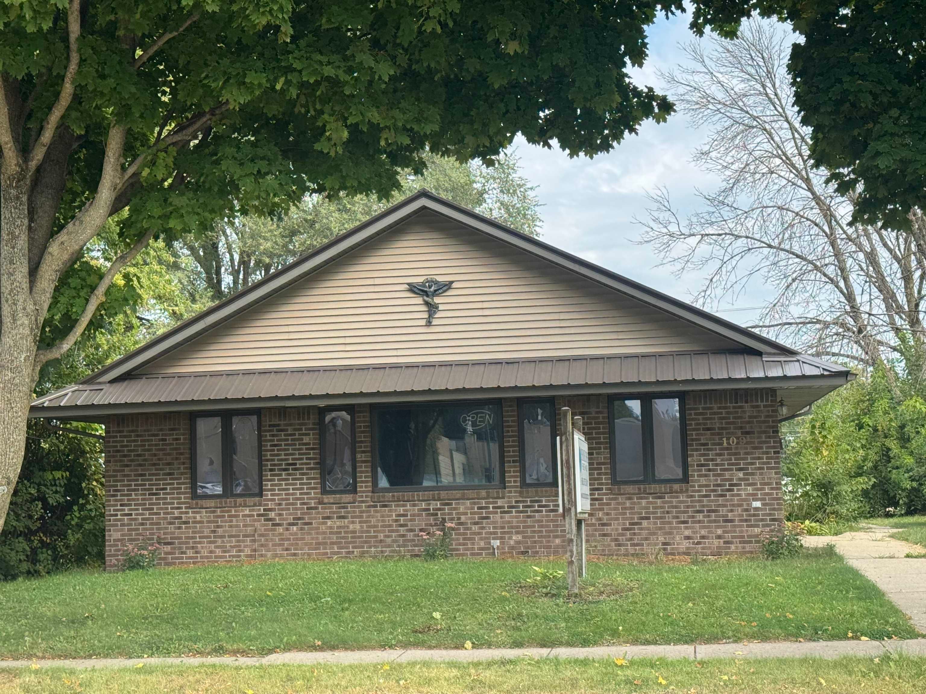 109 W Oak Street — photo