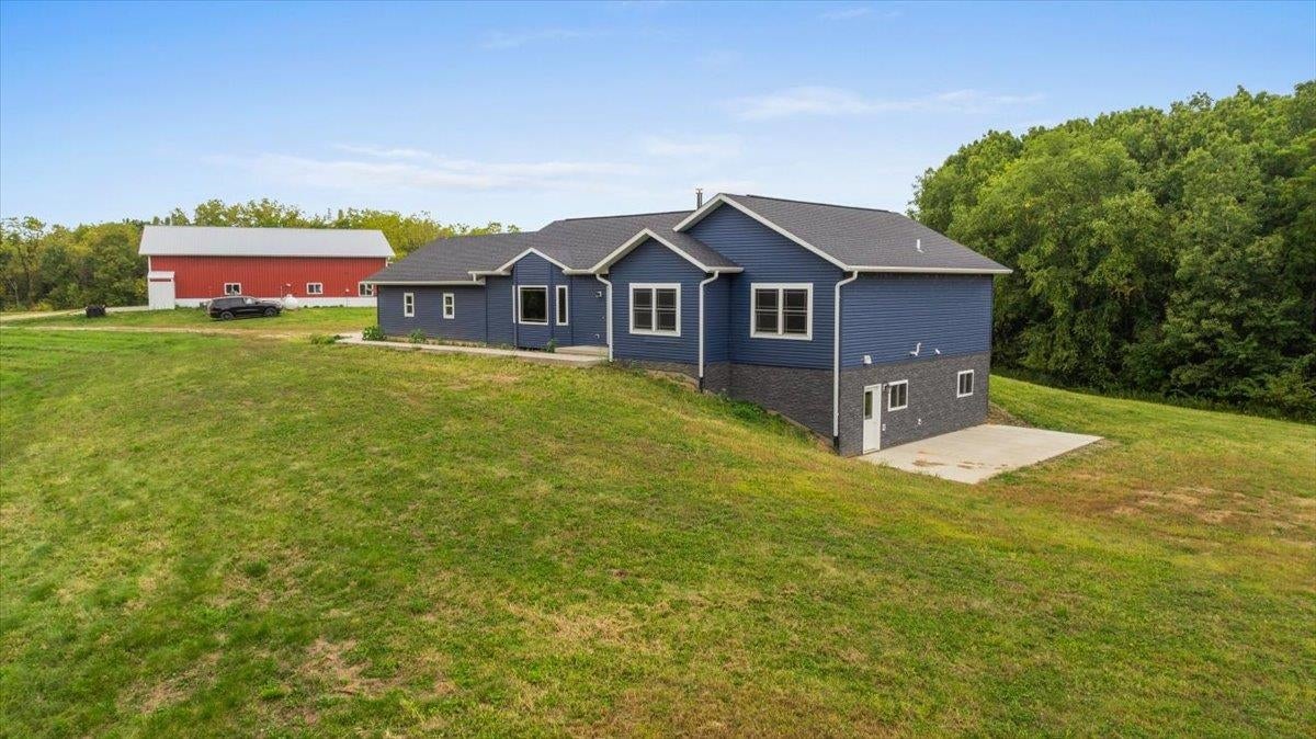 13514 Airport Road — photo