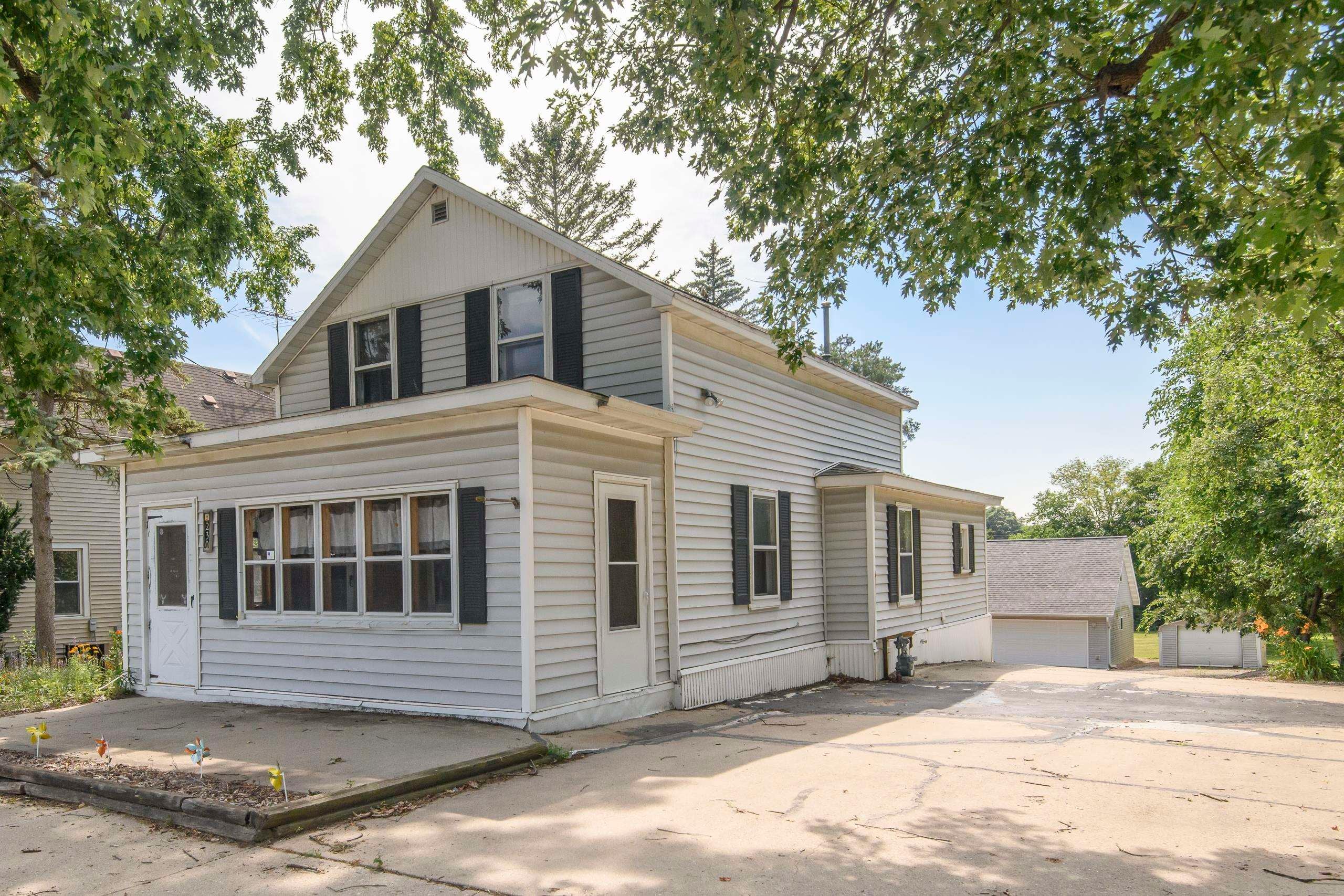 230 N Watertown Street — photo