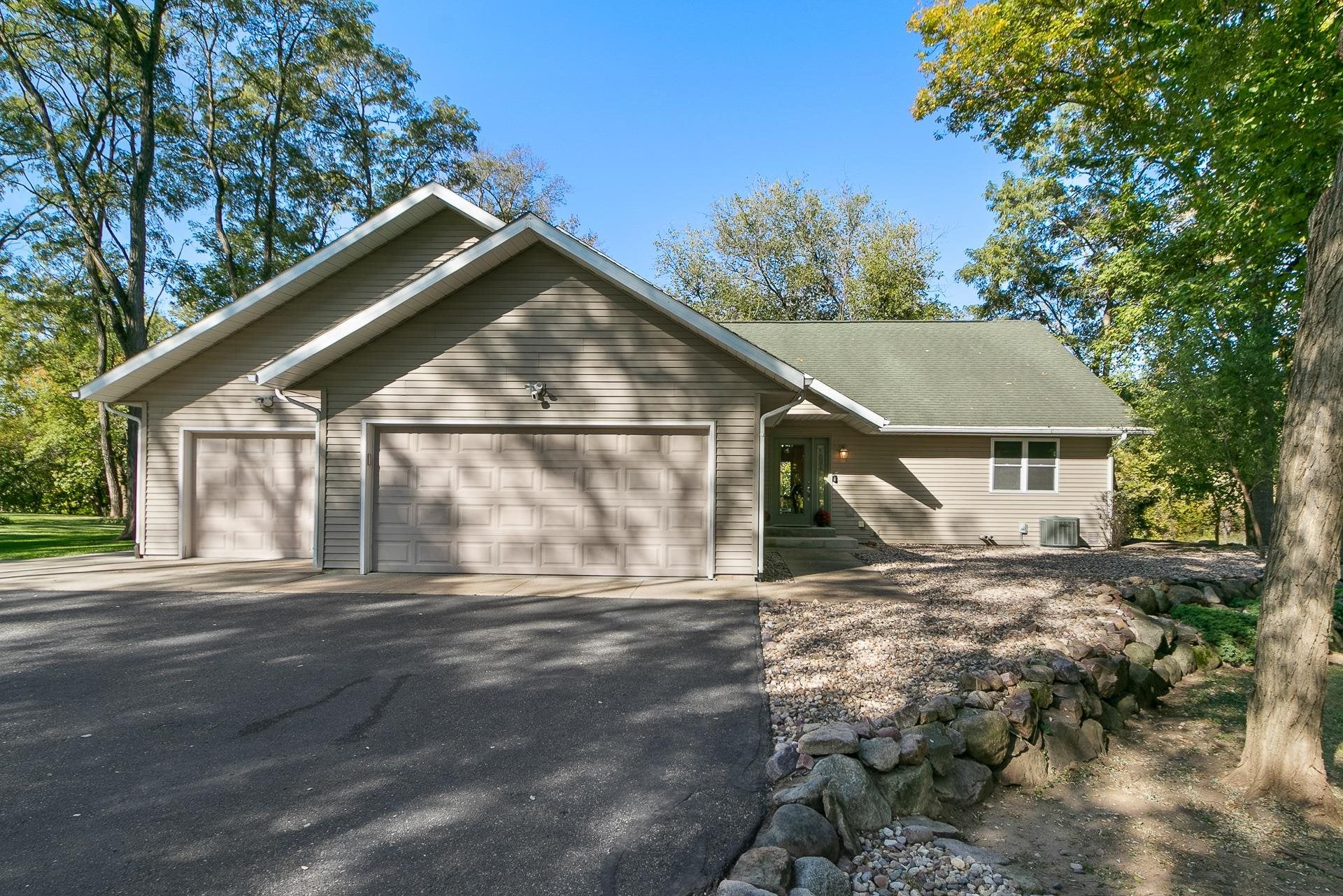 831 Island Court — photo