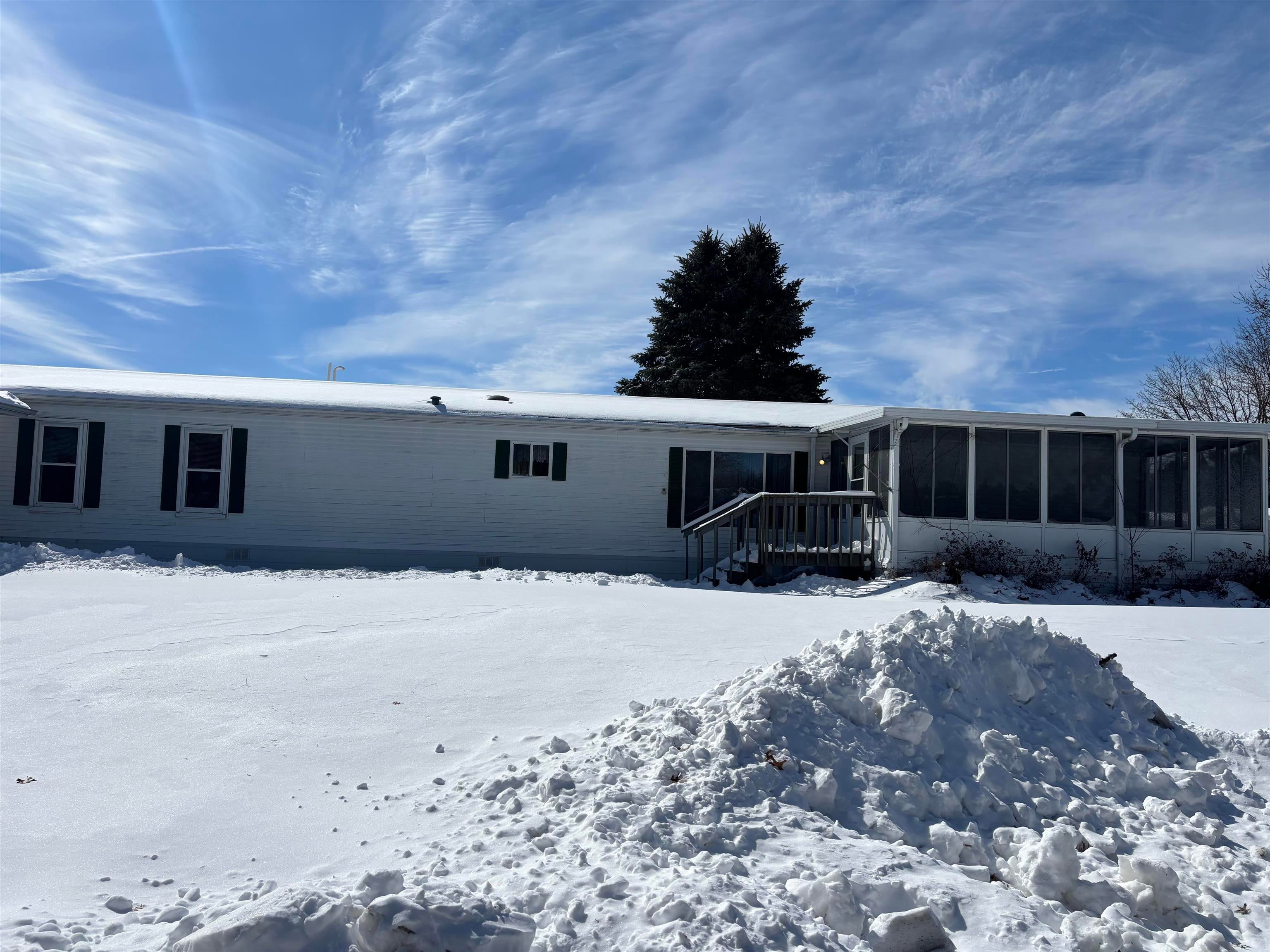 90 London Drive — photo