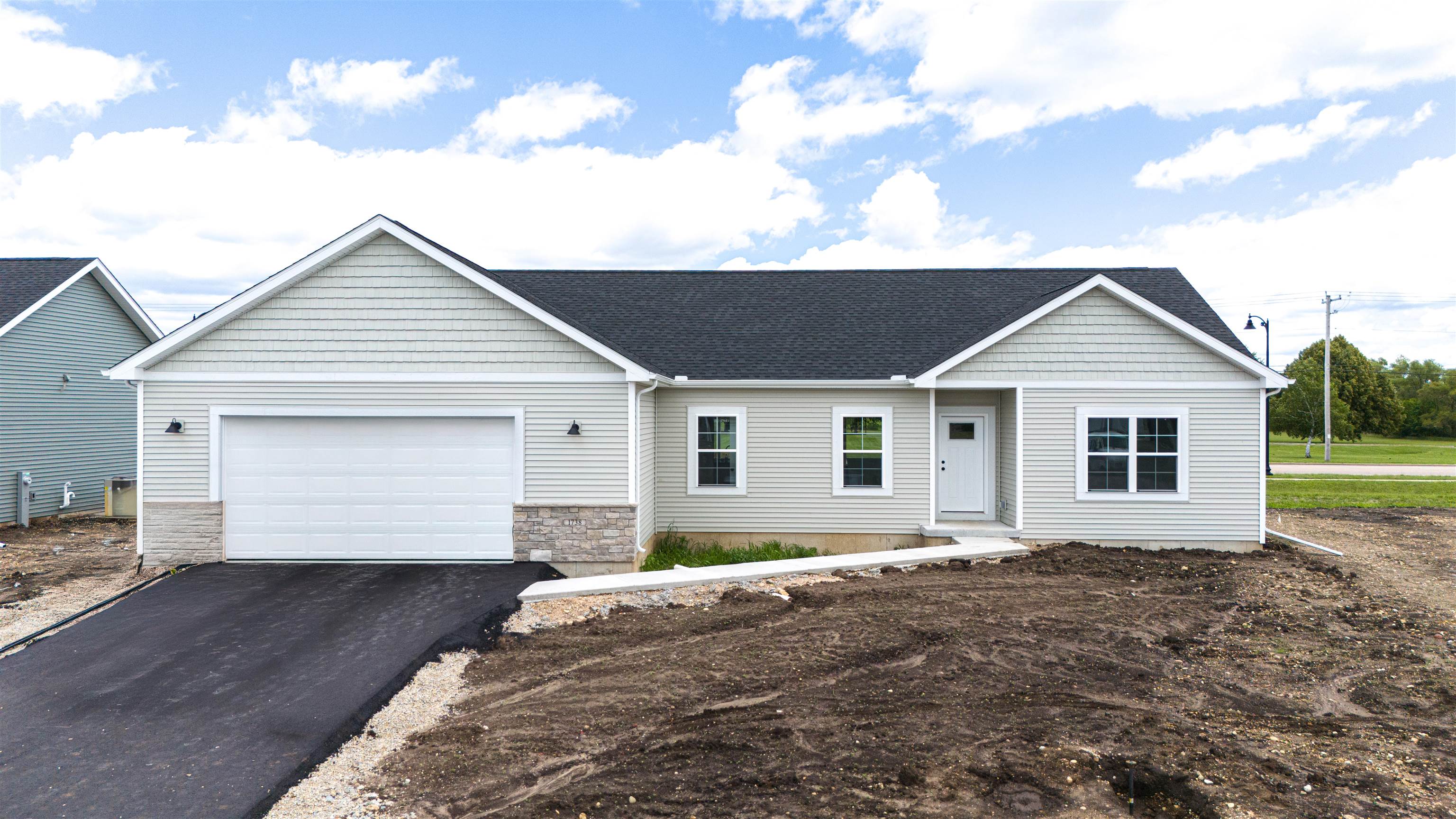 1738 E Kyle Circle — photo