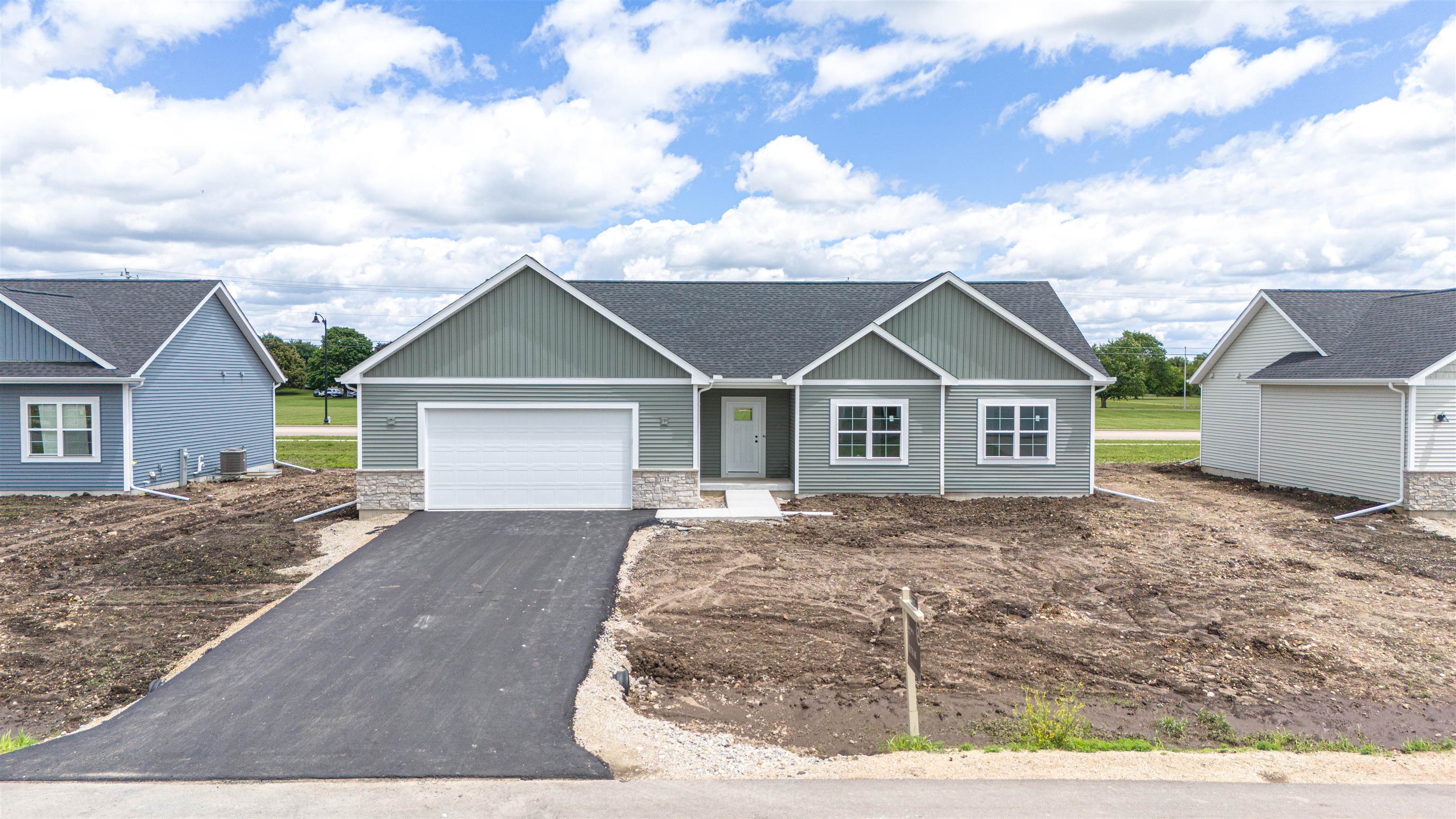 1744 E Kyle Circle — photo