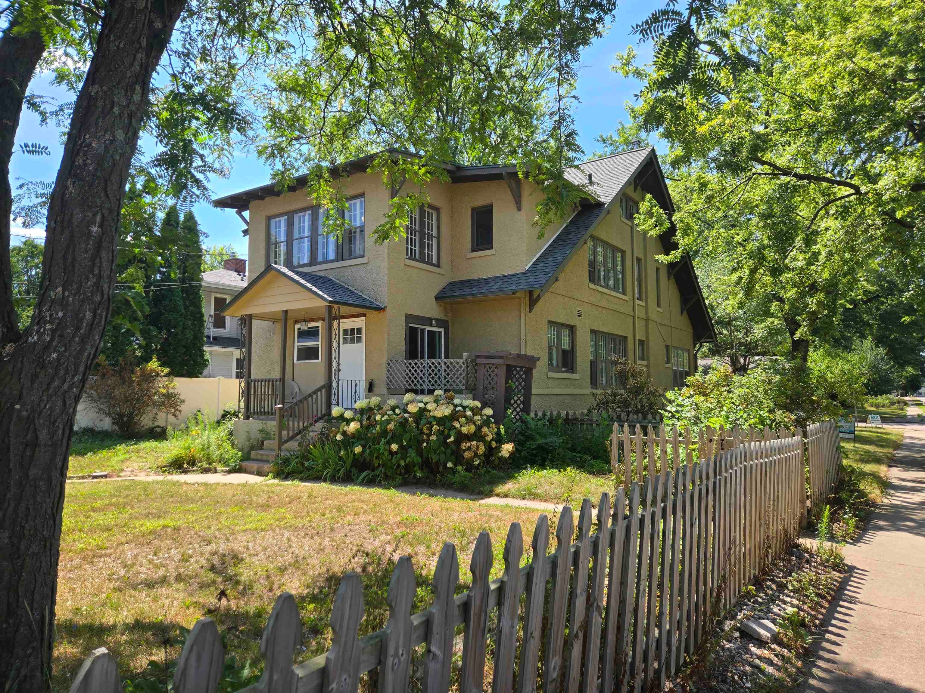 411 Witter Street — photo