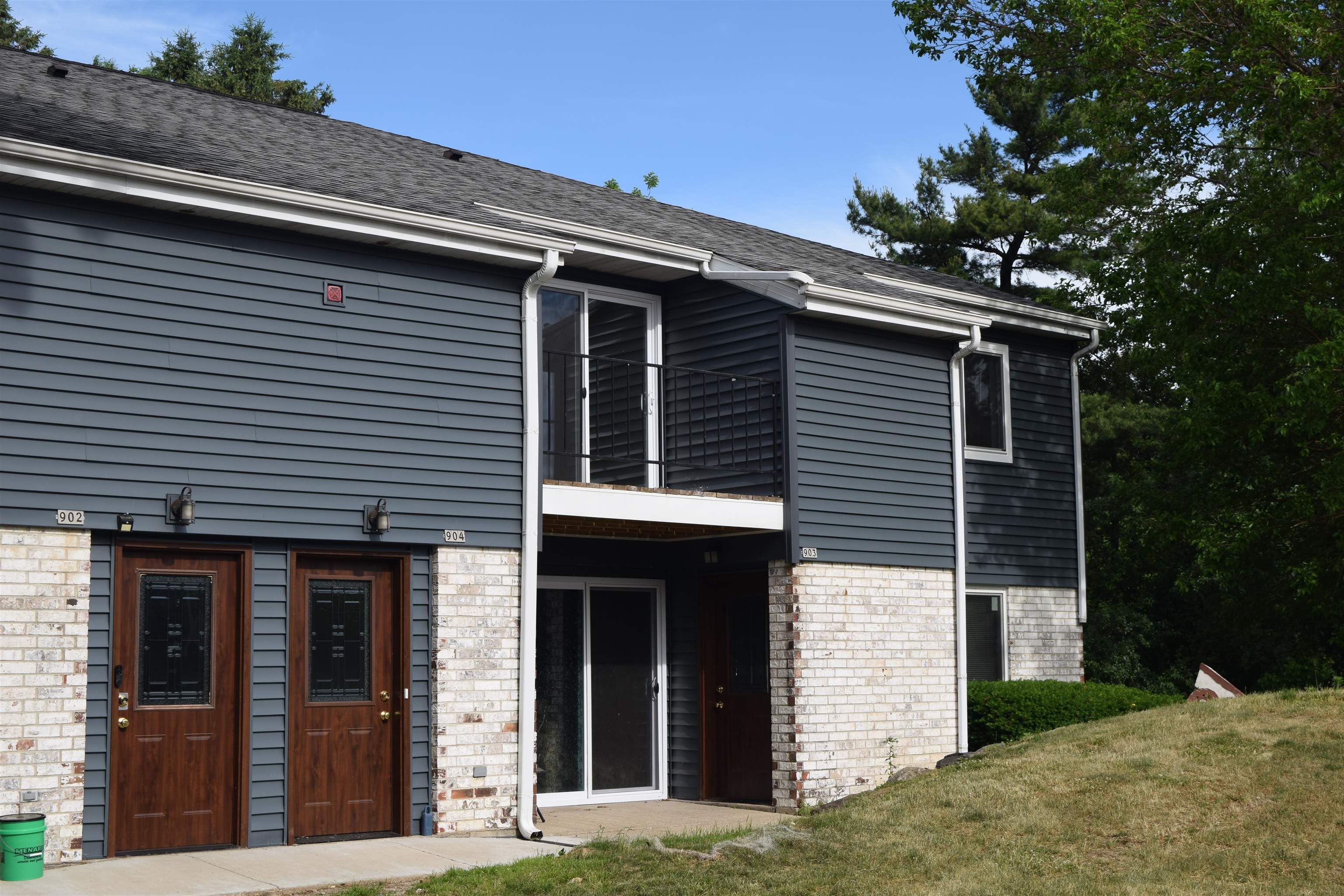 904 Whispering Pines Way — photo