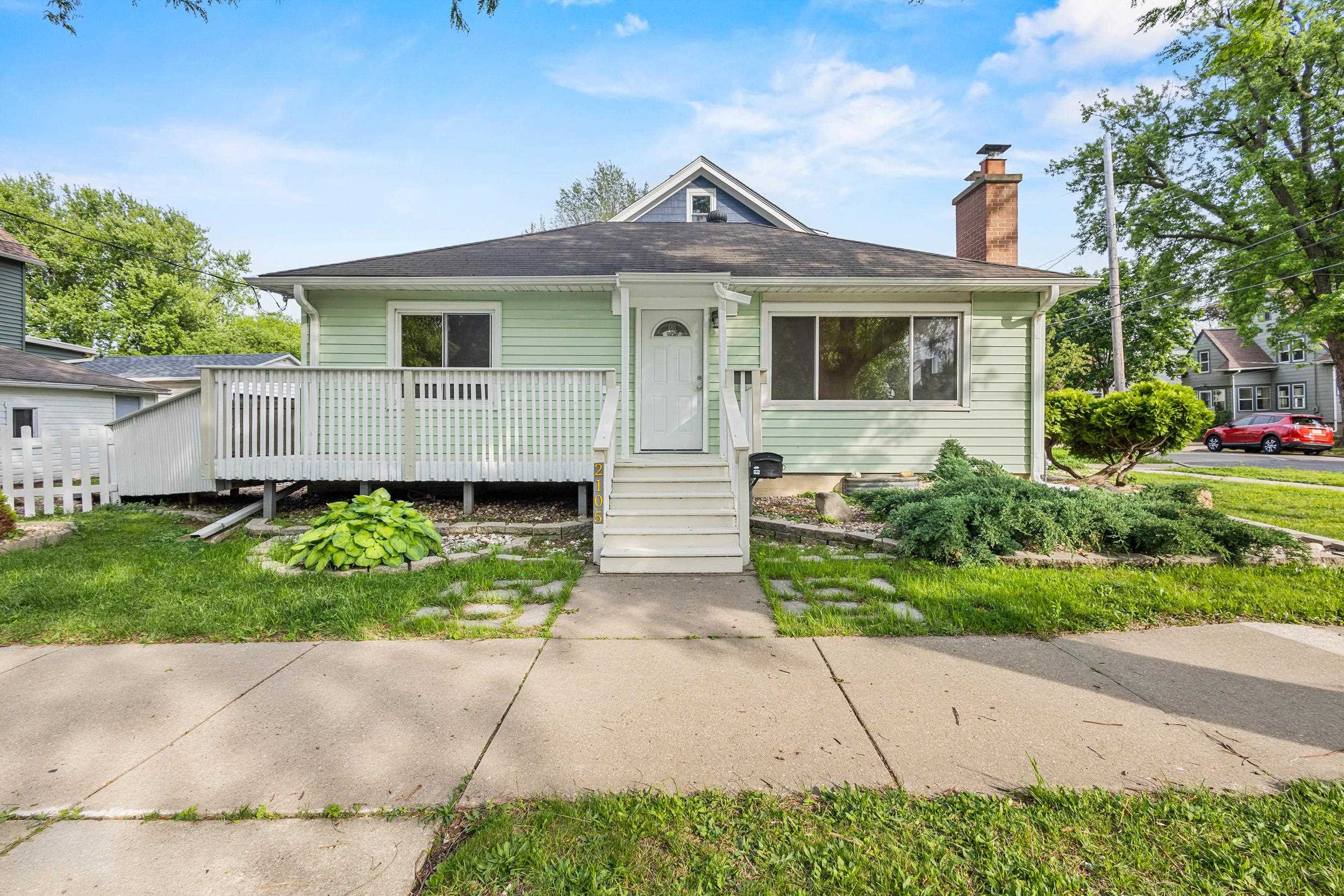 2105 E Johnson Street — photo