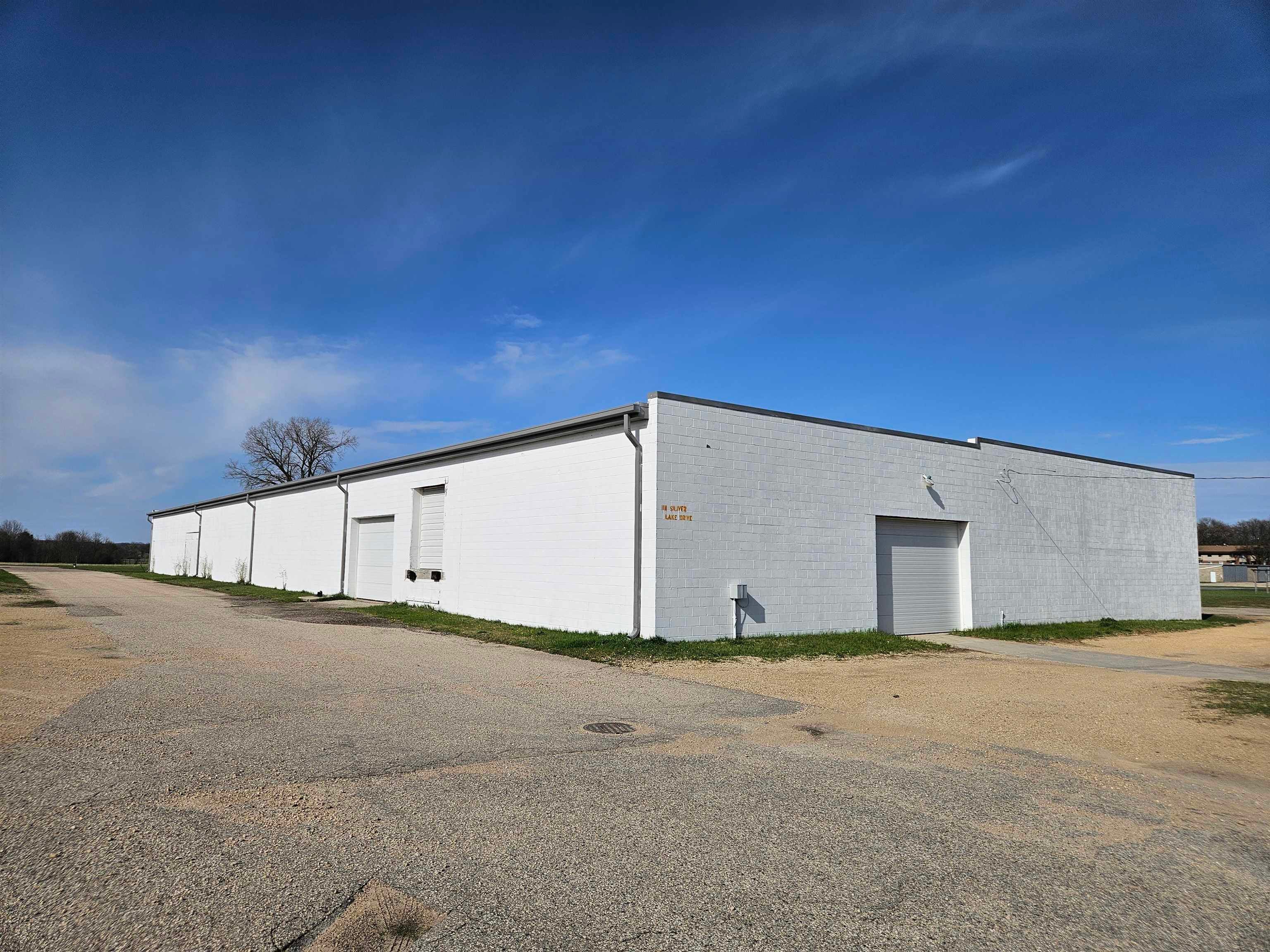 1057 Silver Lake Drive — photo