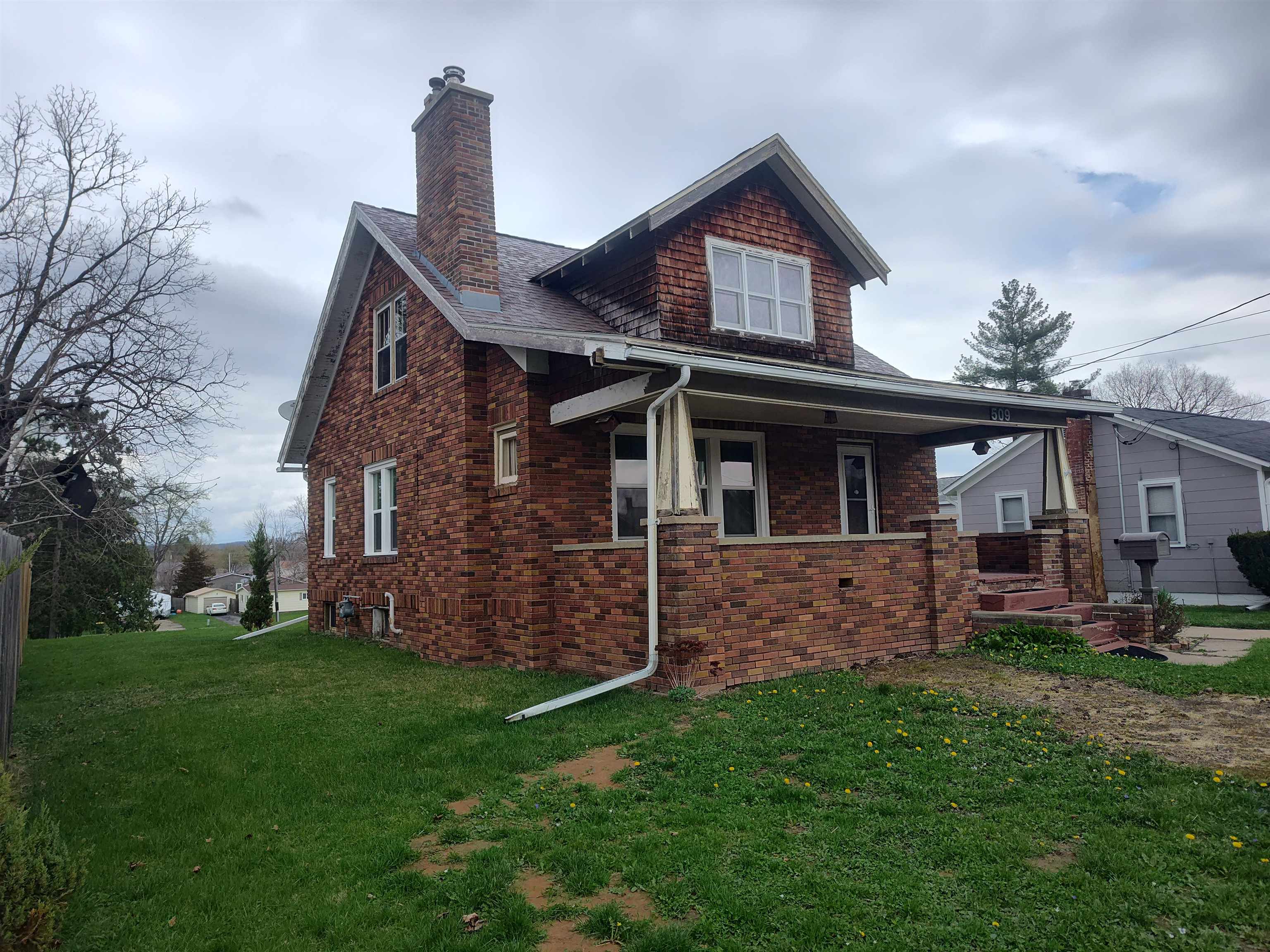509 East Oak Street — photo