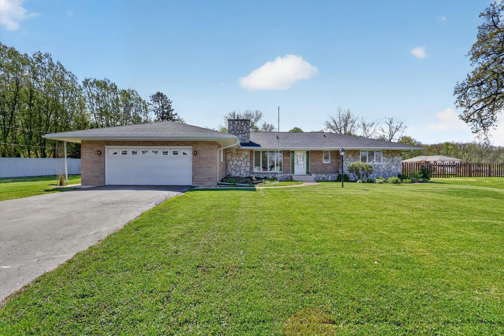 5138 E County Road S, Turtle, WI 53511 — photo 2