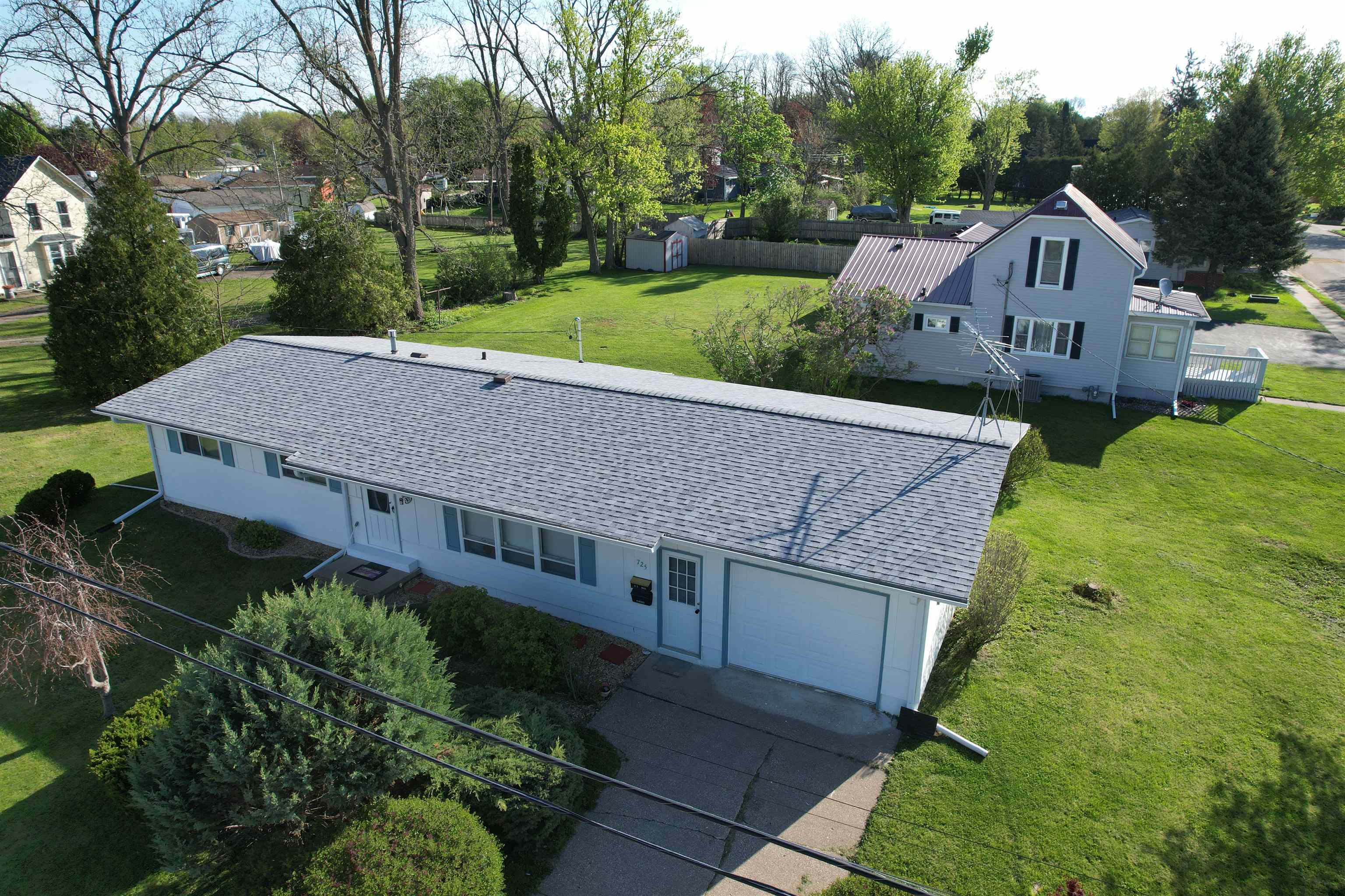 725 Lancaster Street — photo