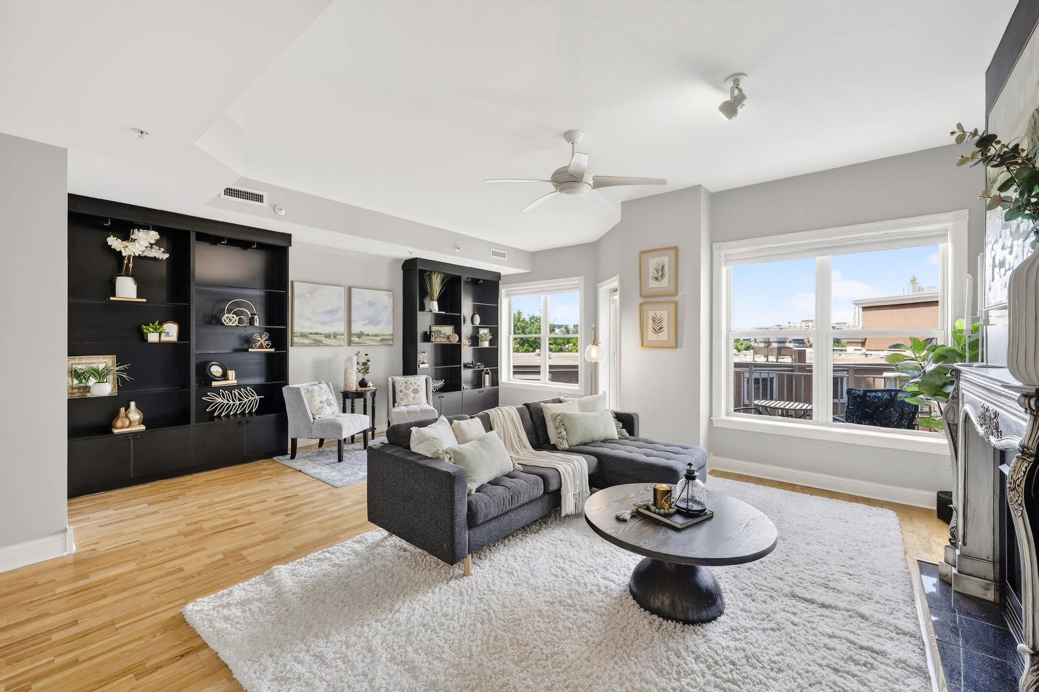 360 W Washington Avenue 415 — photo