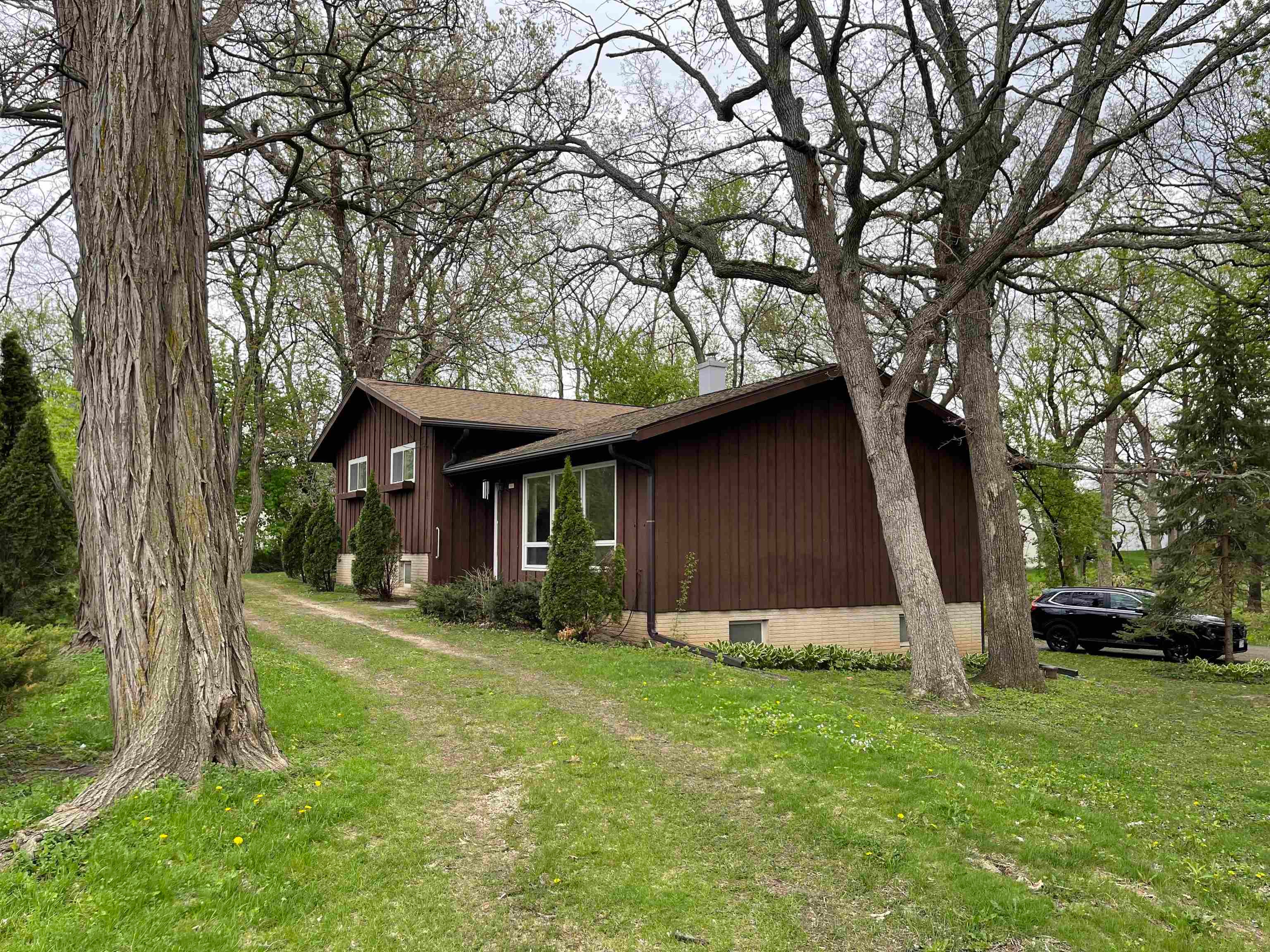 7001 W Old Sauk Road — photo