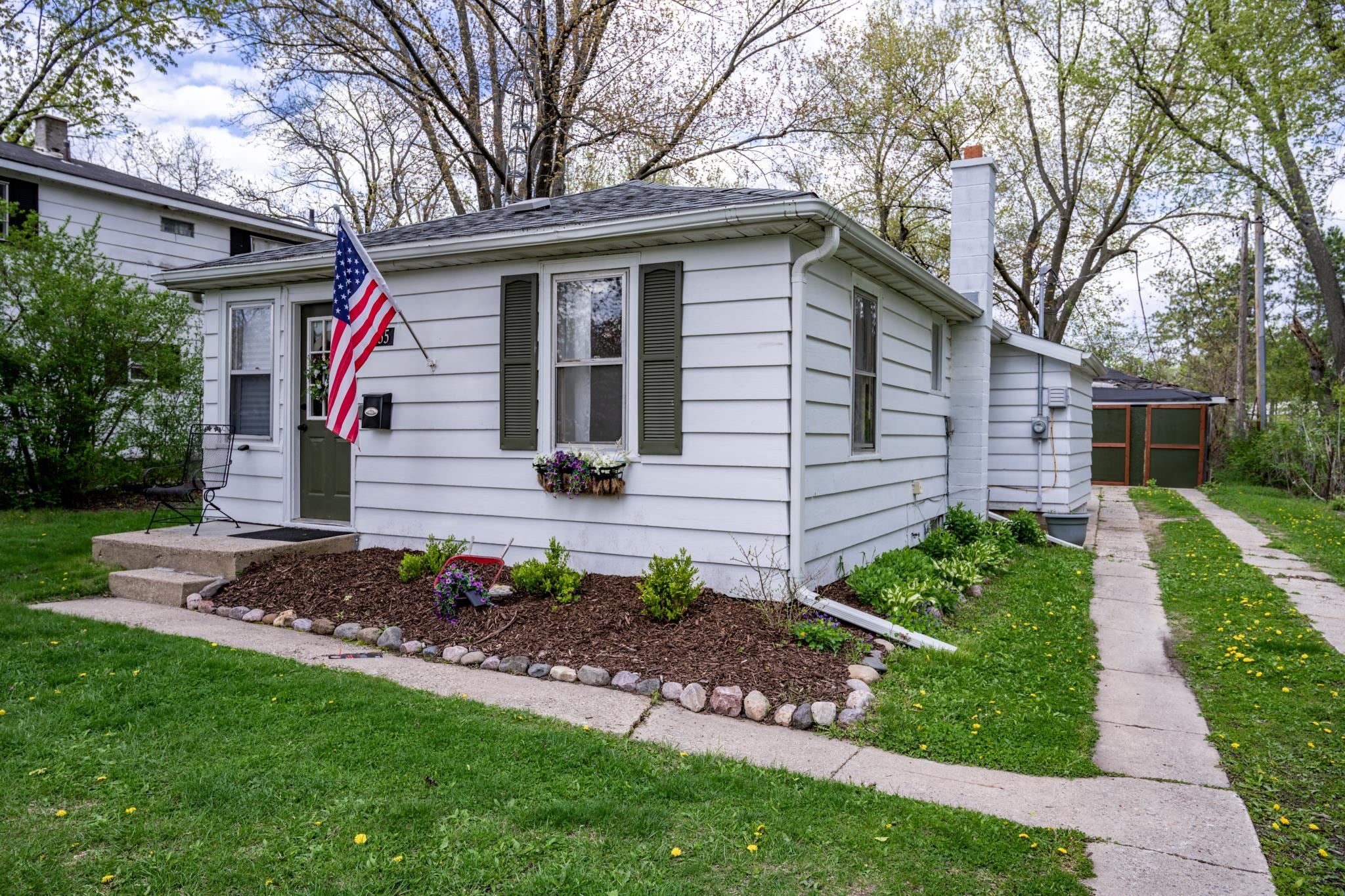 955 W State Street — photo