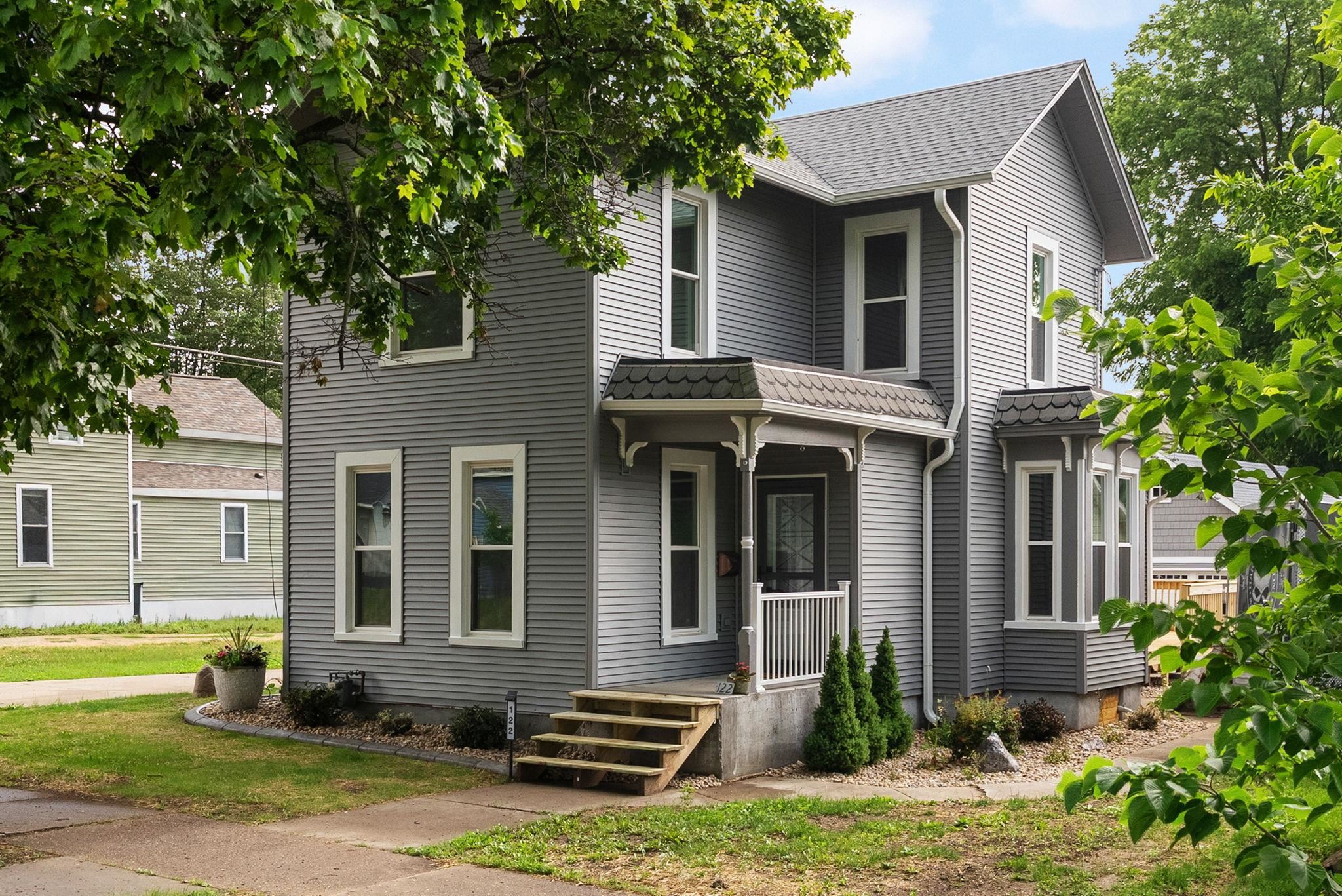 122 S 1st Street — photo