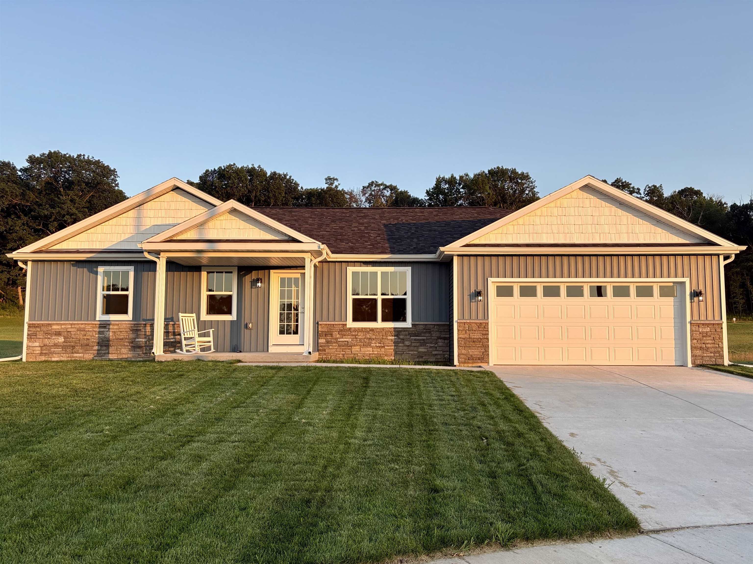 2929 Blue Jay Lane — photo