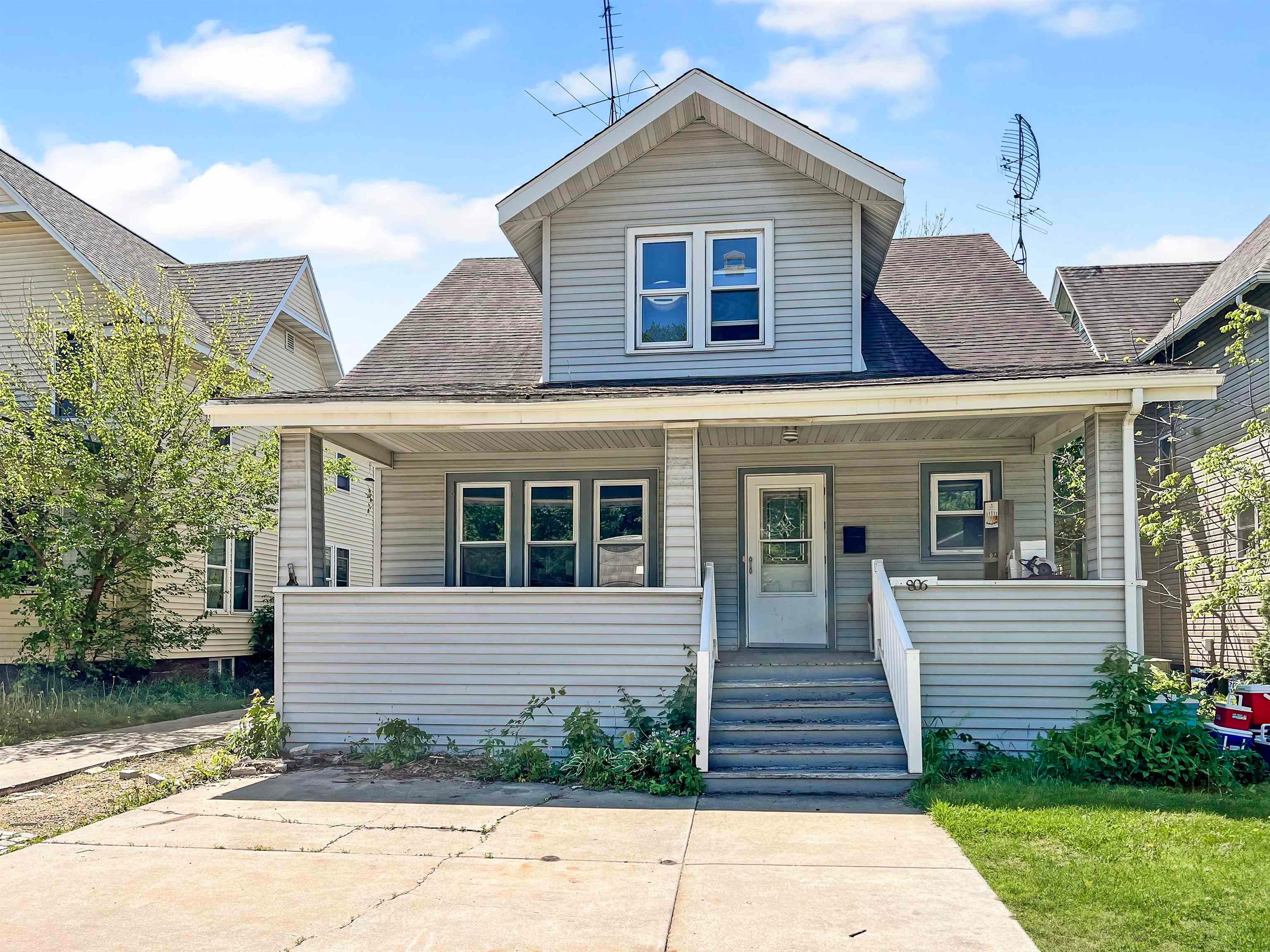 806 E Main Street — photo