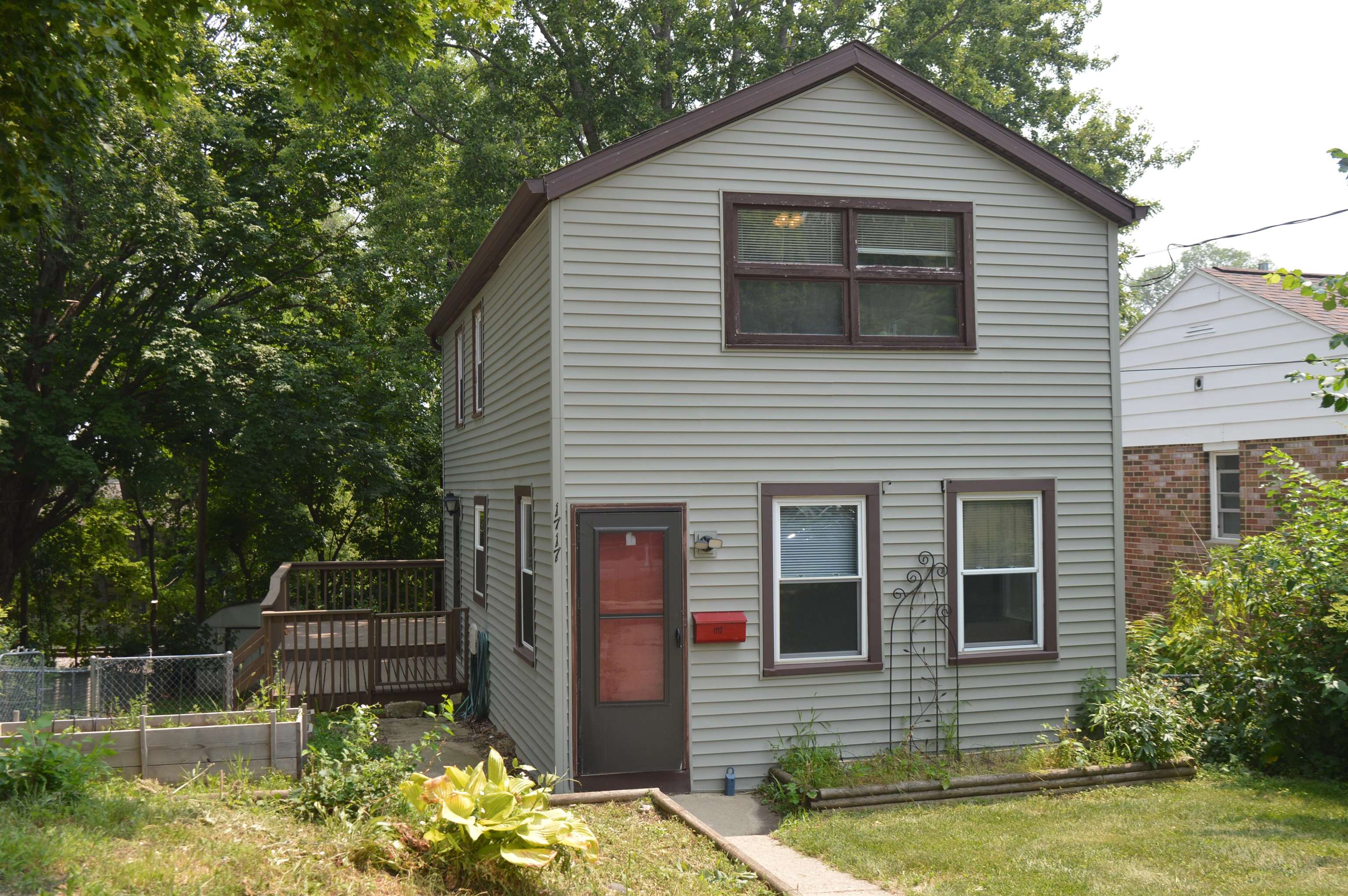 1717 Loftsgordon Avenue — photo