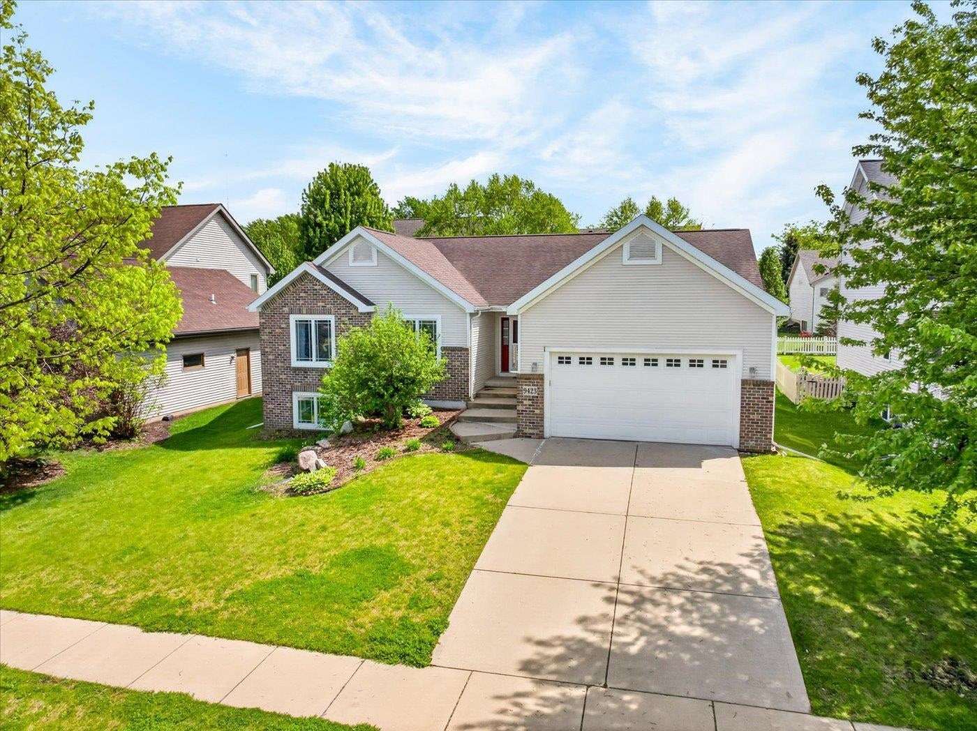 9423 White Fox Lane — photo