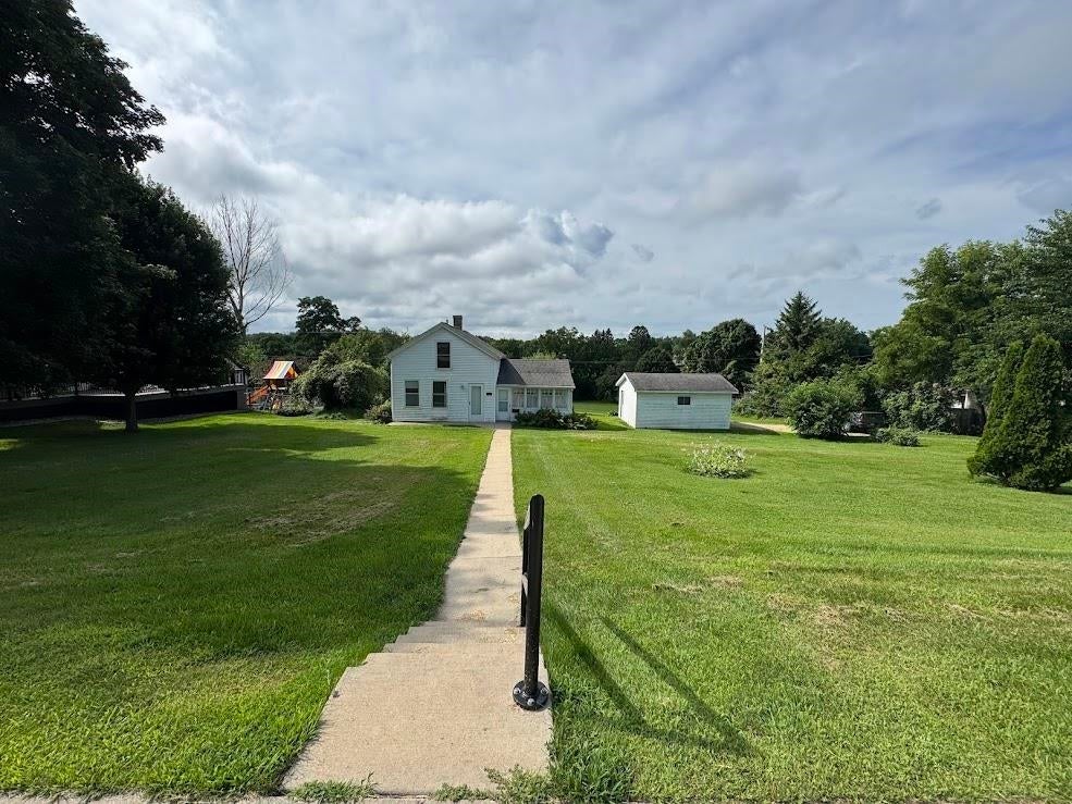 409 E Division Street — photo