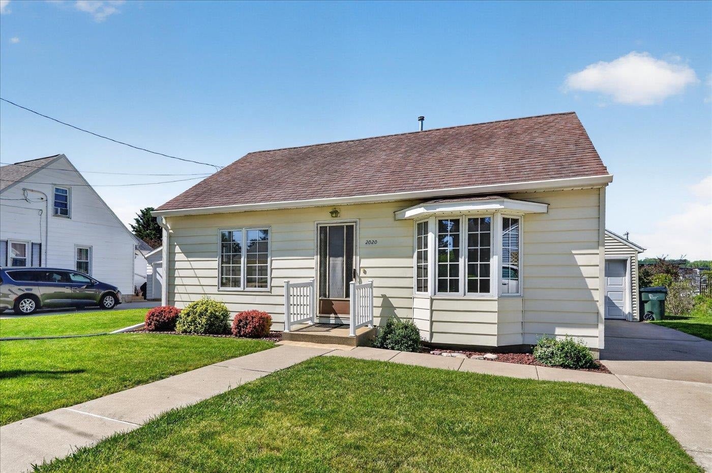 2020 Julius Street — photo