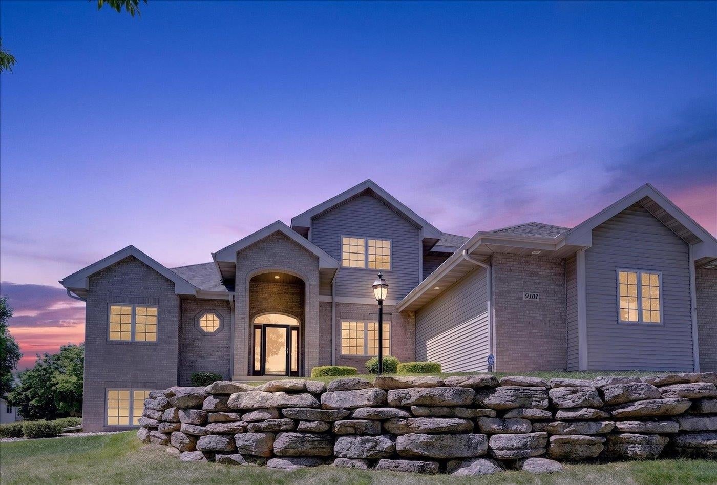 9101 Settlers Road — photo