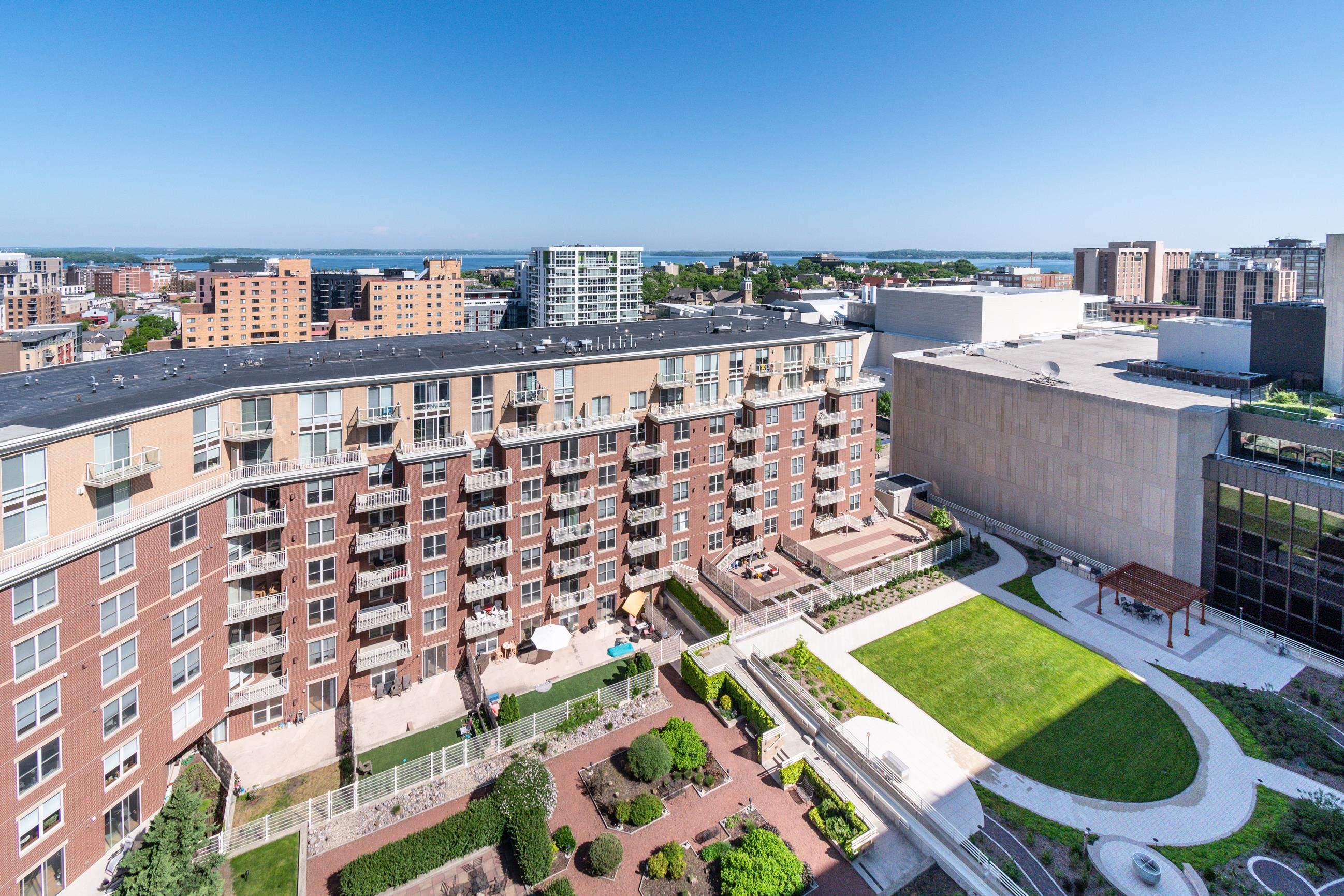 360 W Washington Avenue 712 — photo
