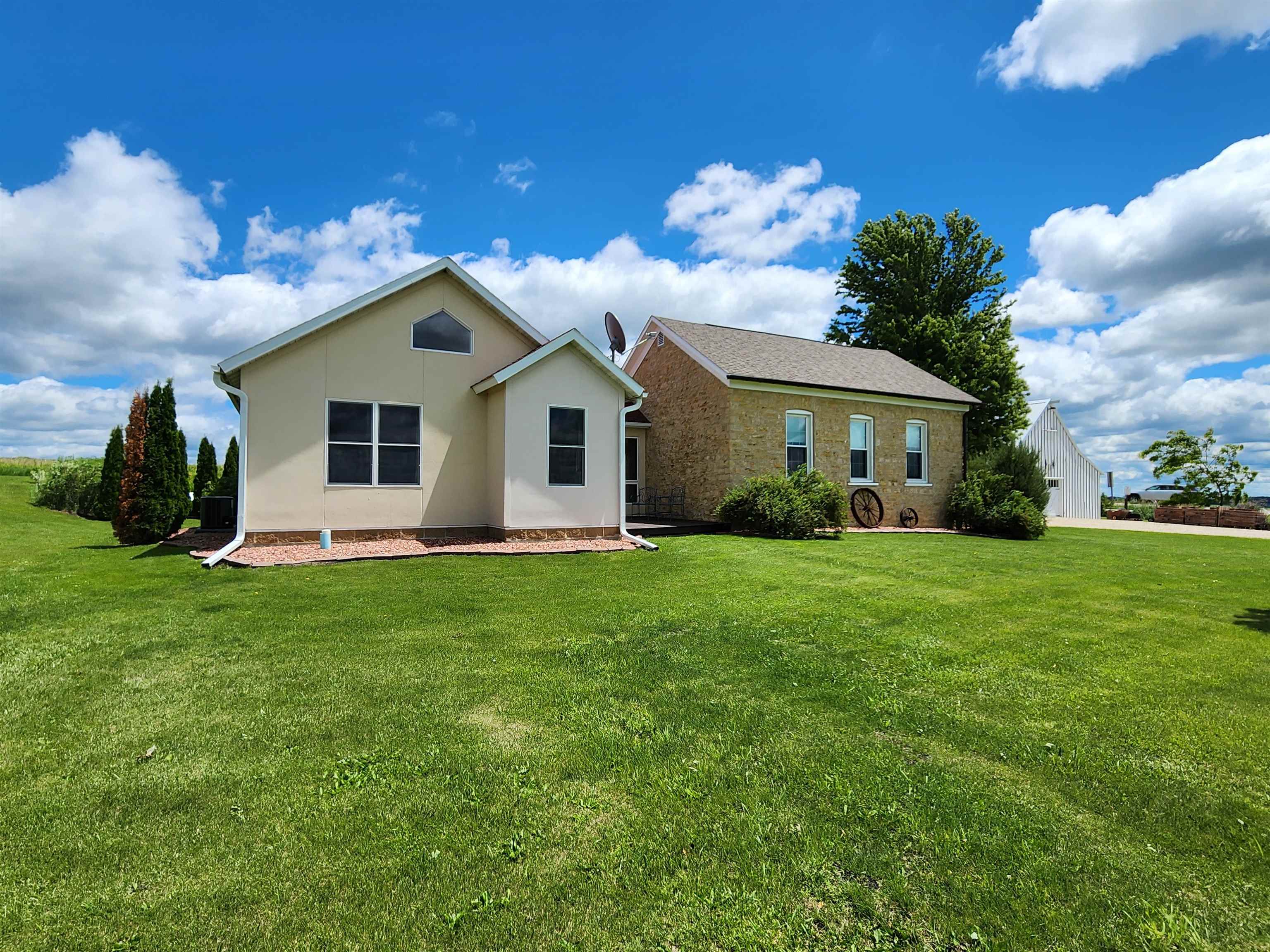 3010 County Road U — photo