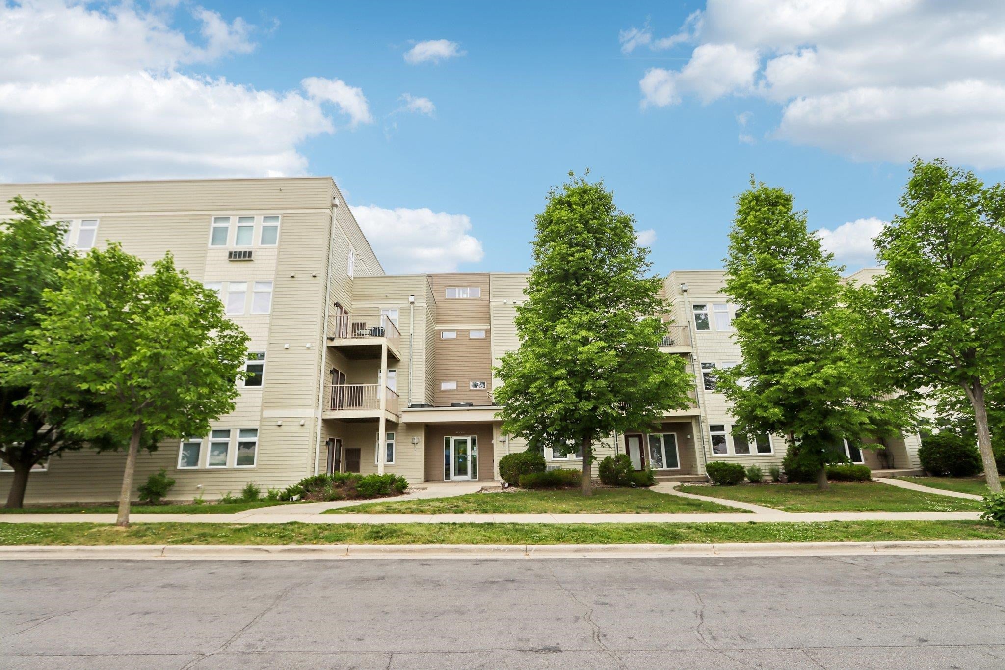 8206 Starr Grass Drive 207 — photo
